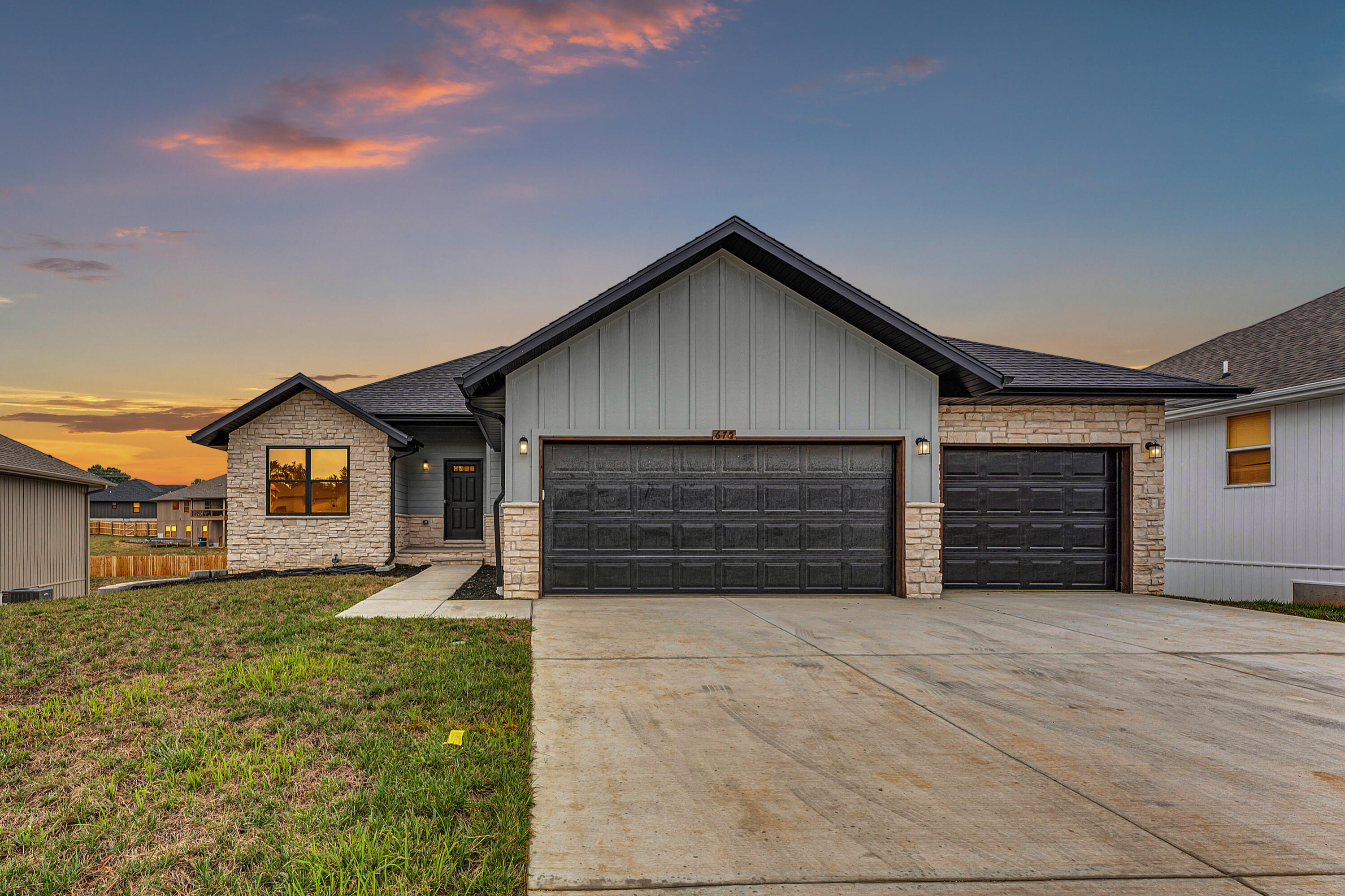 675 West Castor Loop Property Photo 1