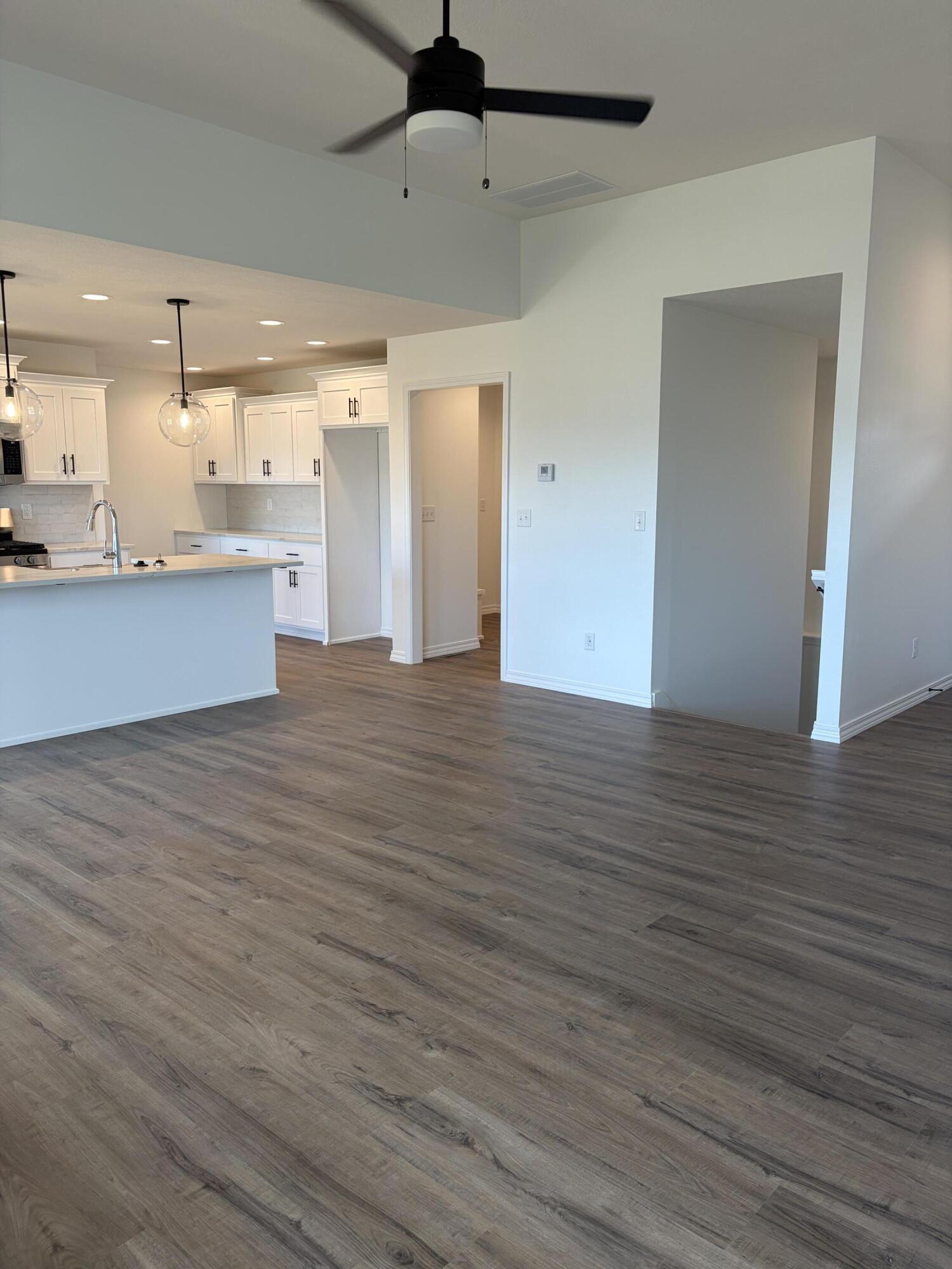 675 West Castor Loop Property Photo 19