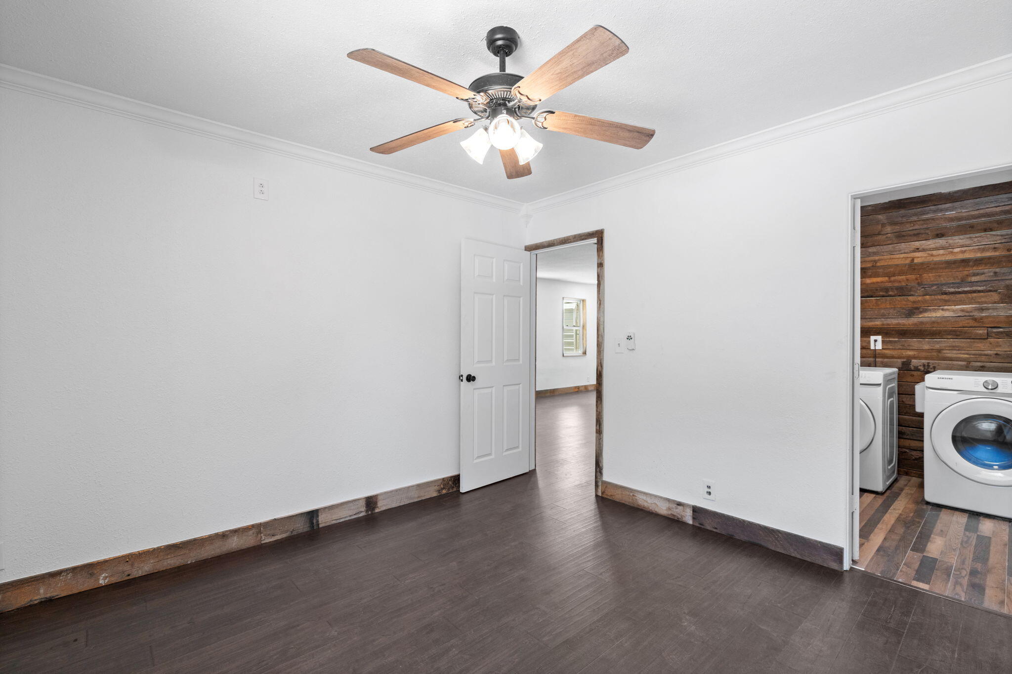 221 North Hickory Street Property Photo 15