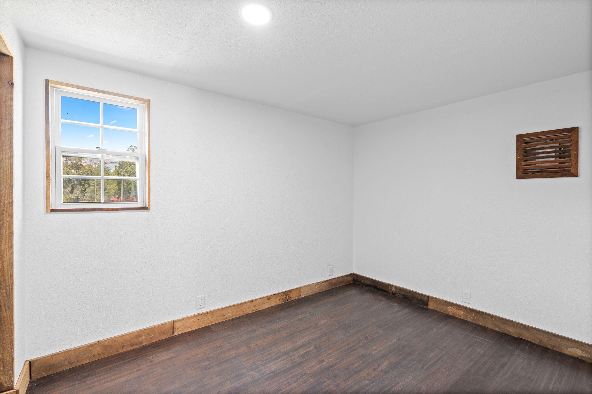 221 North Hickory Street Property Photo 20
