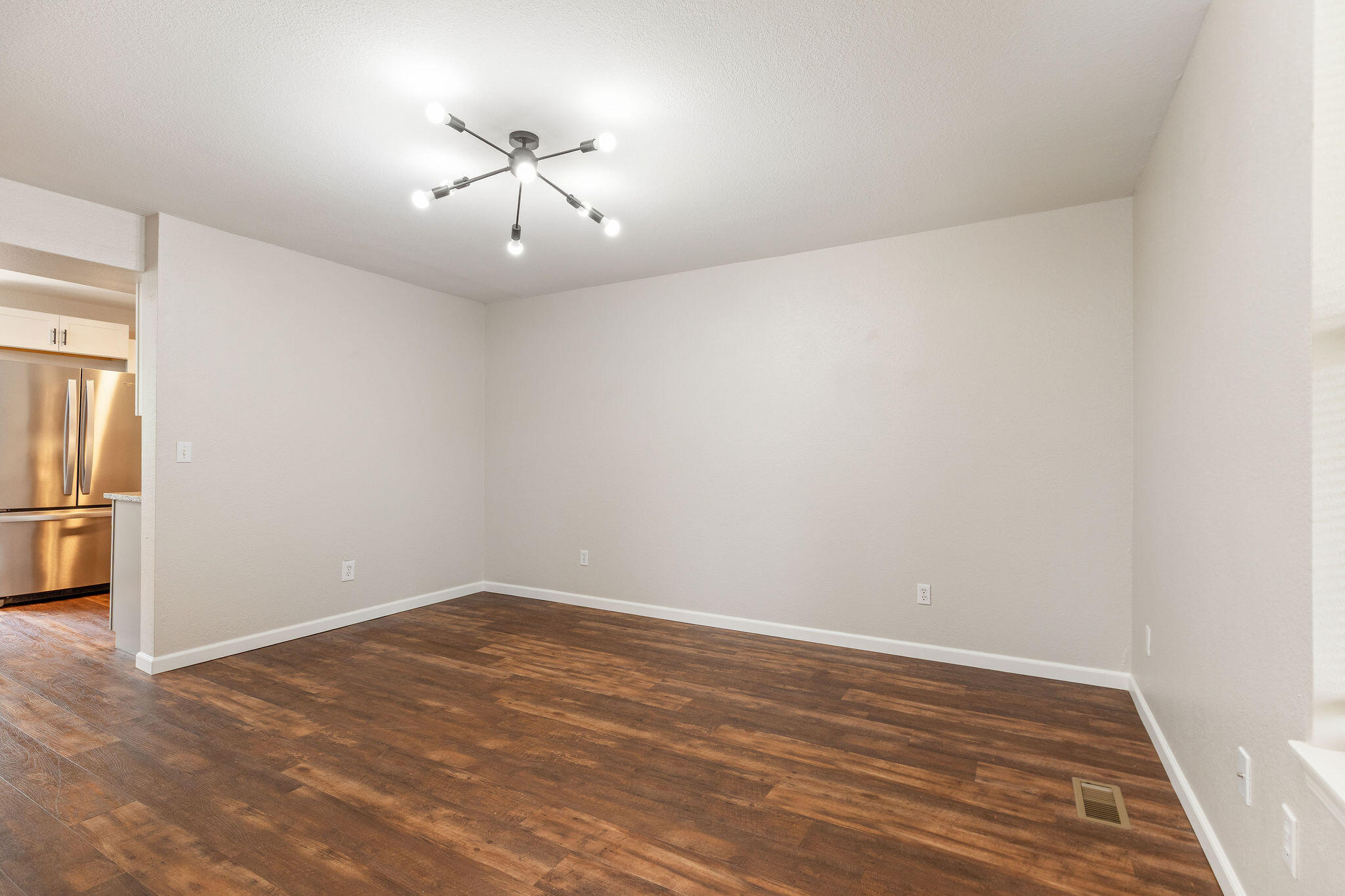 317-347 Hawthorne Street Property Photo 14