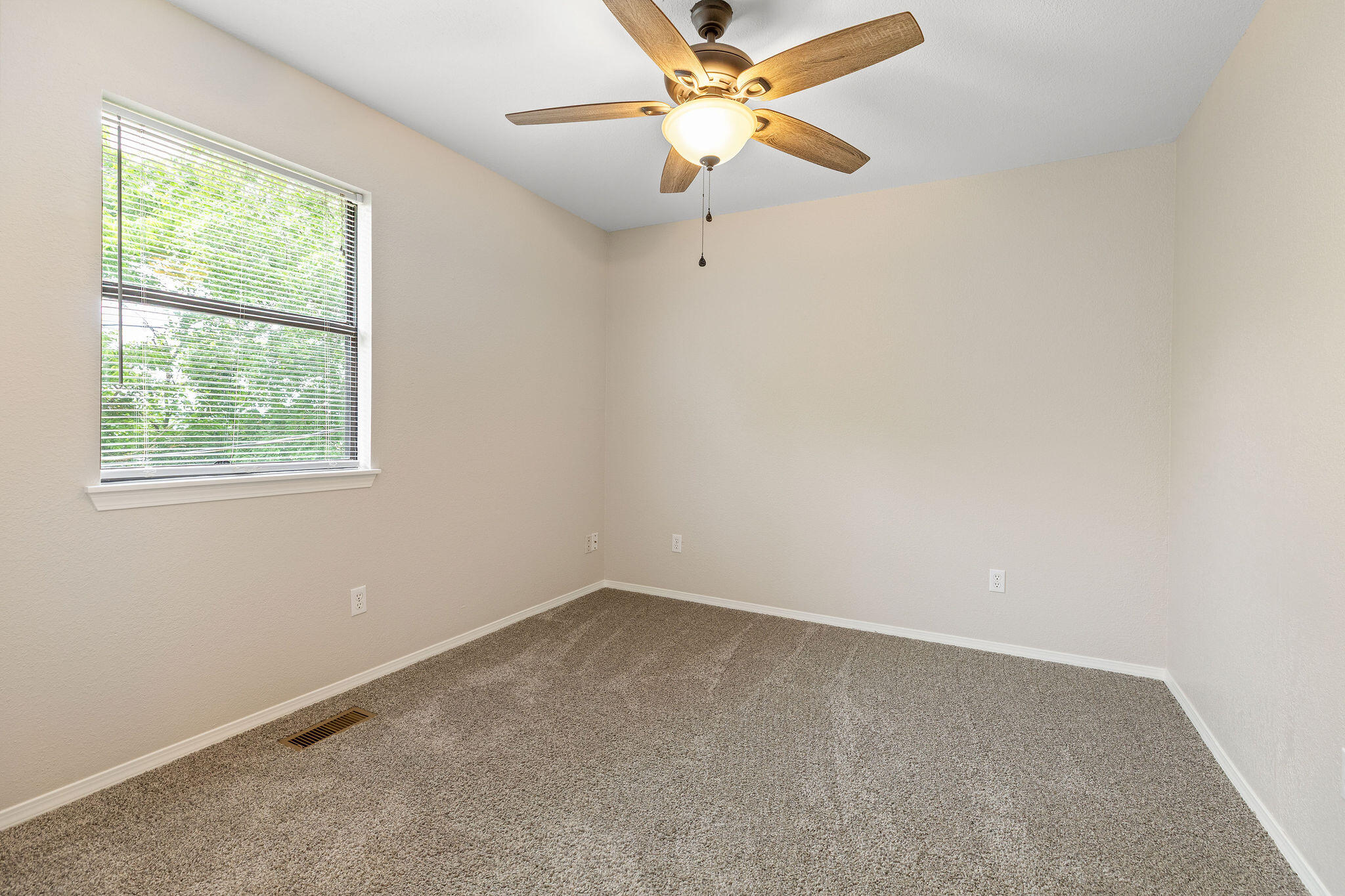 317-347 Hawthorne Street Property Photo 18