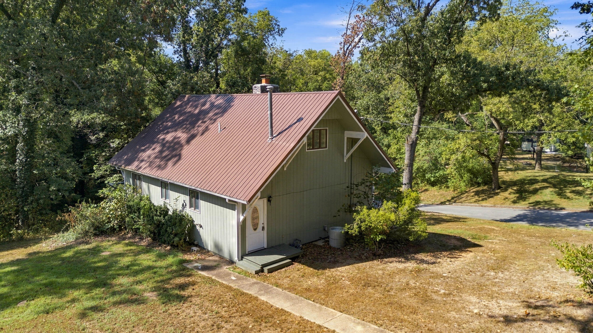 1000 Hickory Street Property Photo 6