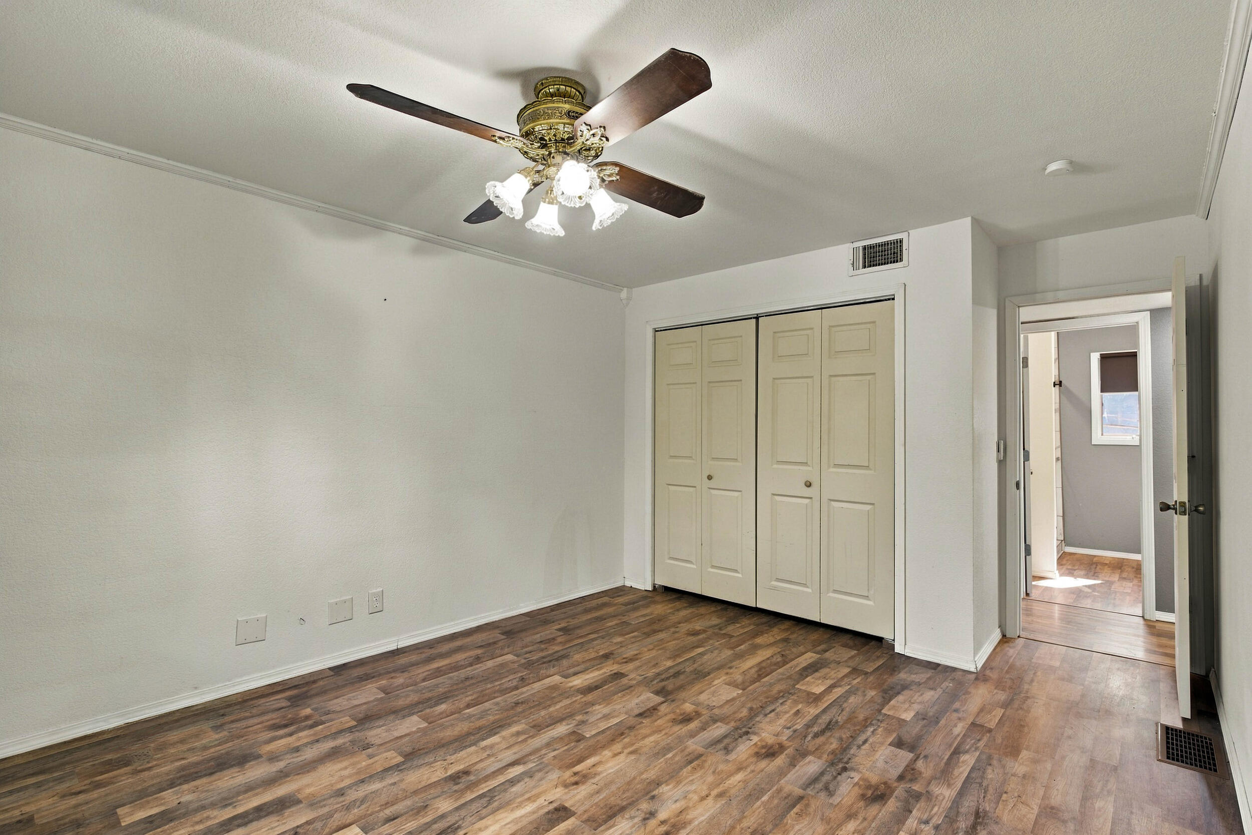 1000 Hickory Street Property Photo 15