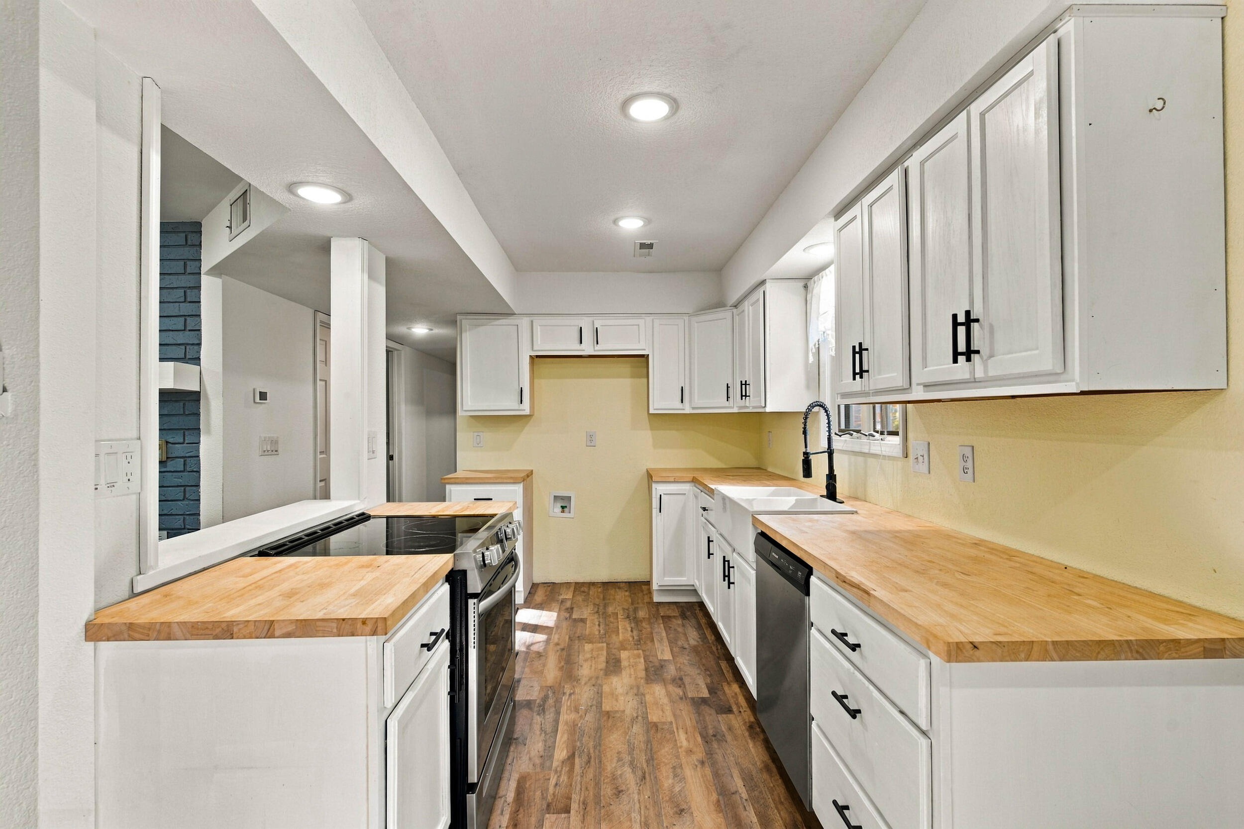 1000 Hickory Street Property Photo 17