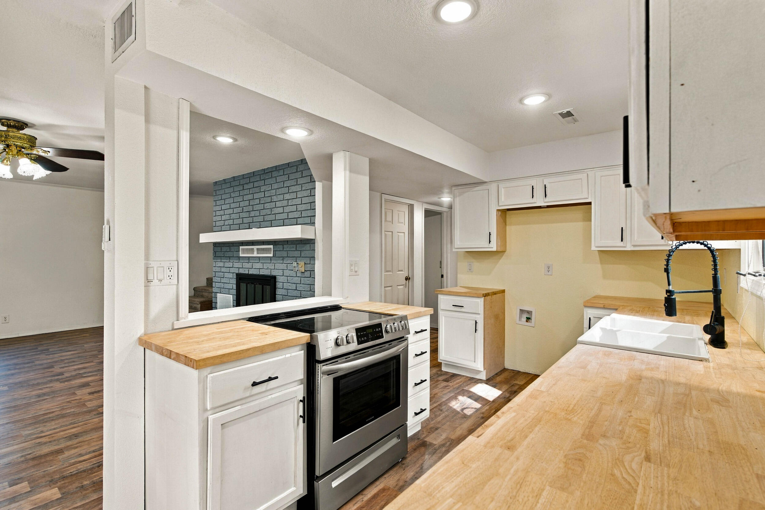 1000 Hickory Street Property Photo 18