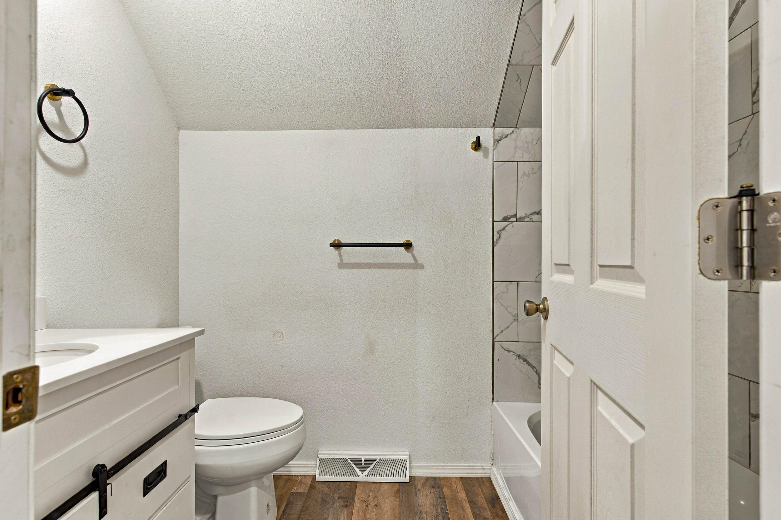 1000 Hickory Street Property Photo 29
