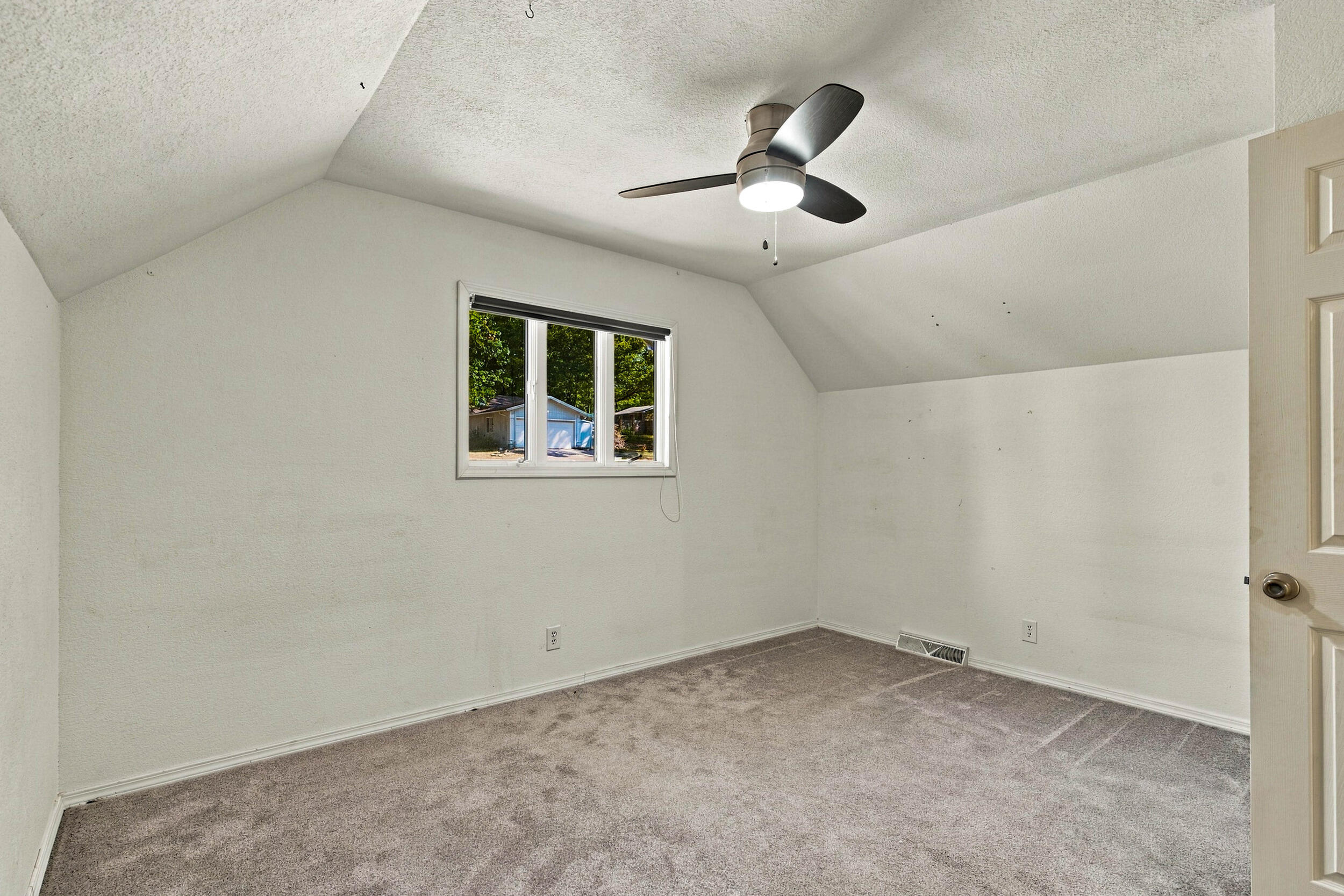 1000 Hickory Street Property Photo 35