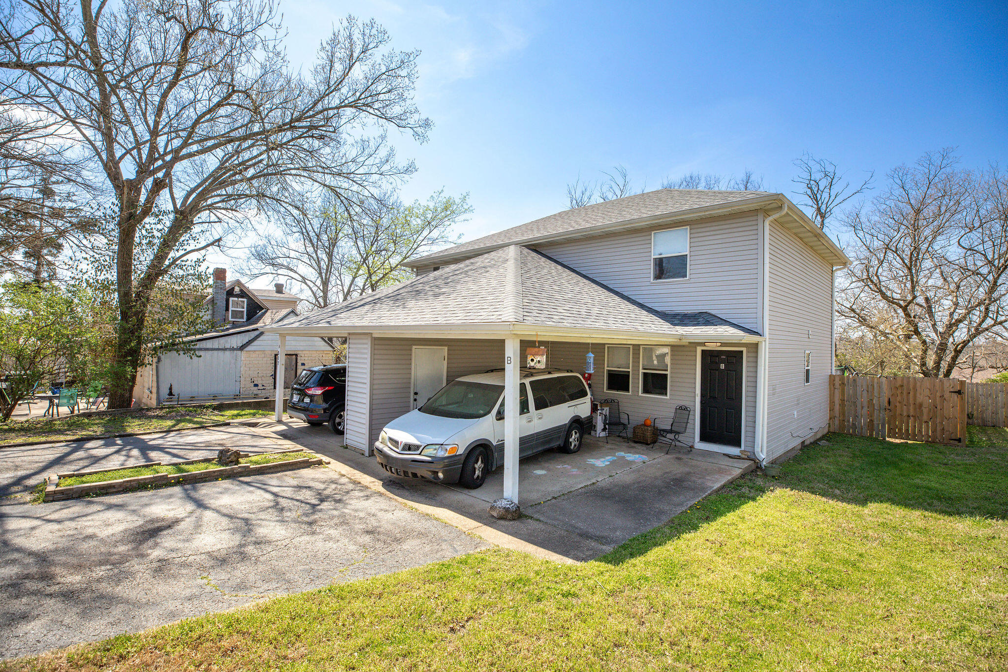 317-327 Hawthorne Street Property Photo 3