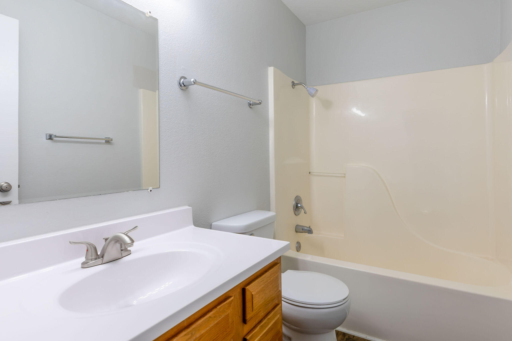 317-327 Hawthorne Street Property Photo 13