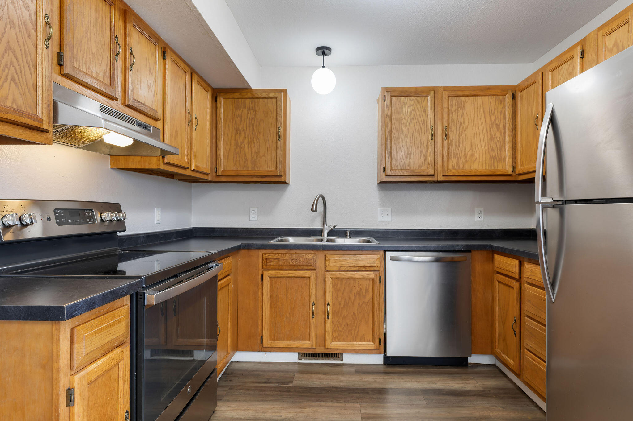 347 Hawthorne Street Property Photo 5