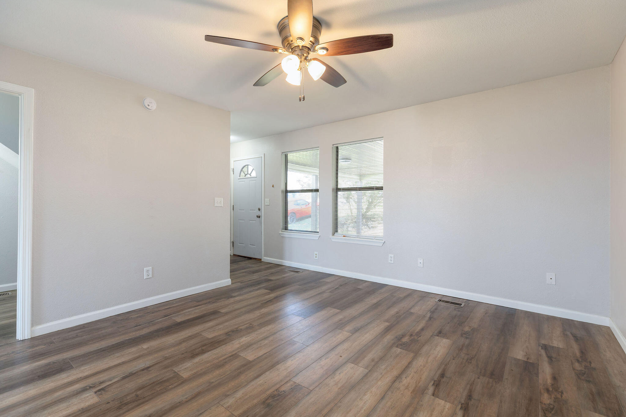 347 Hawthorne Street Property Photo 10