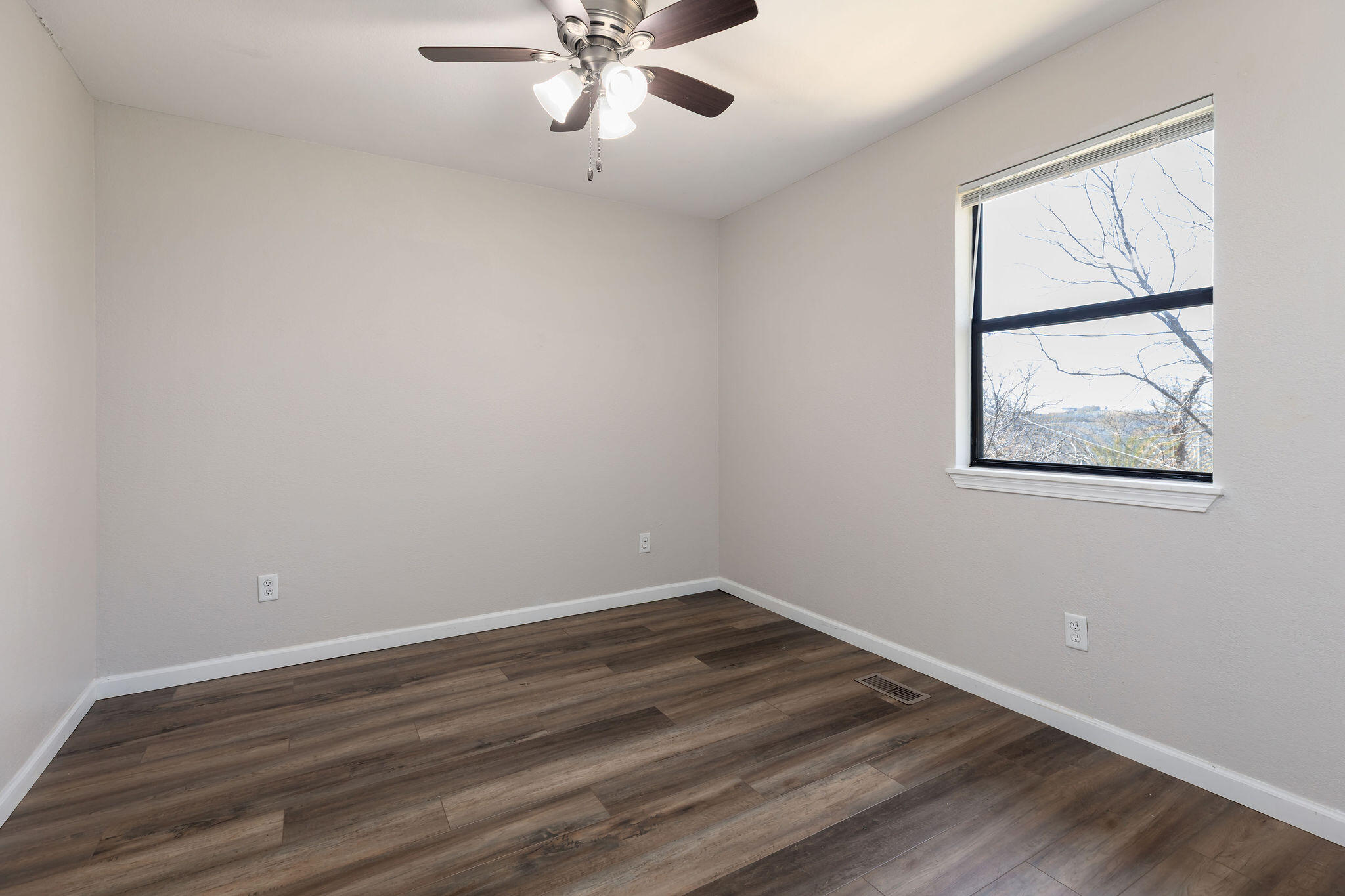 347 Hawthorne Street Property Photo 13