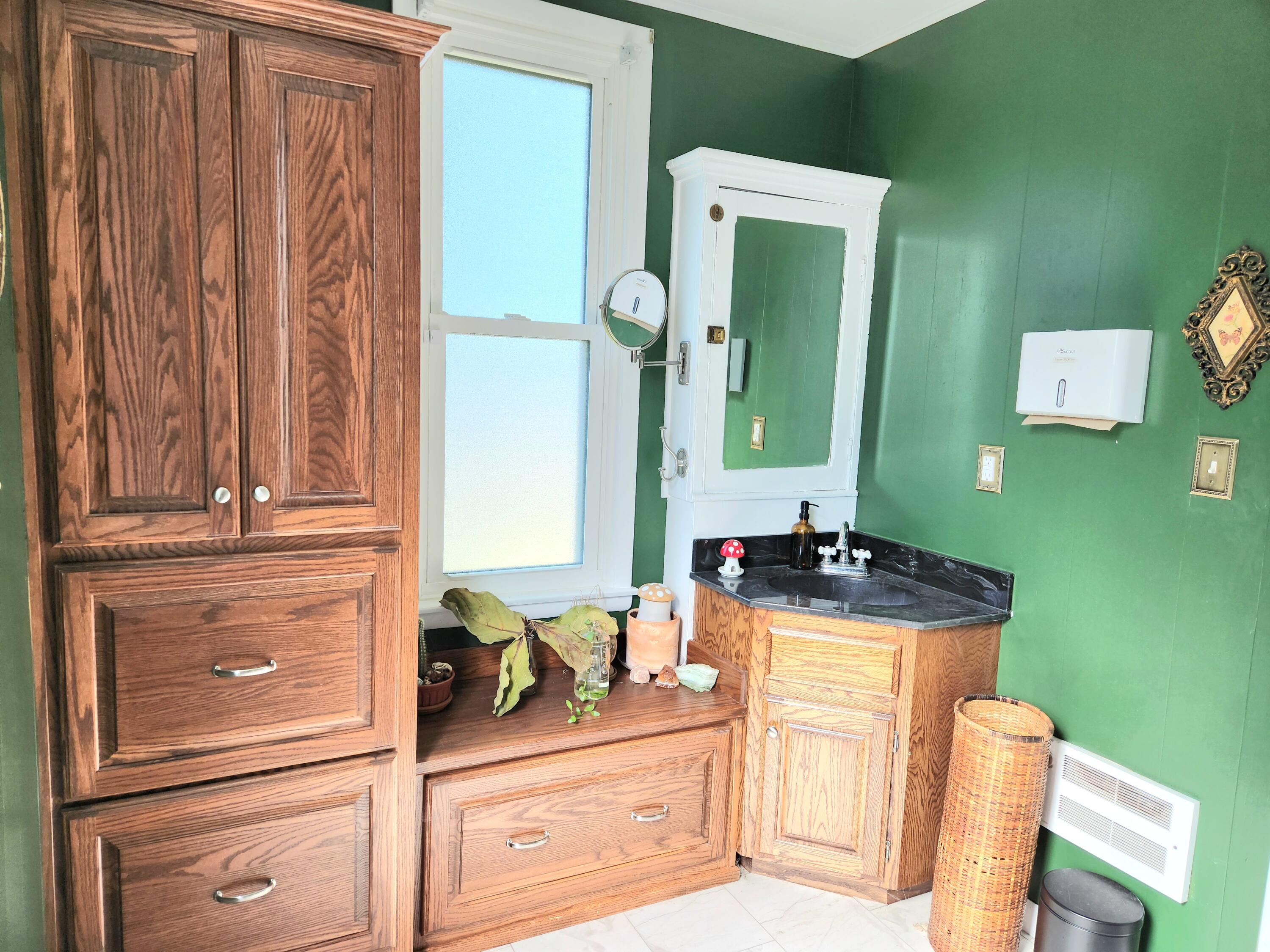 1418 Cherokee Avenue Property Photo 12