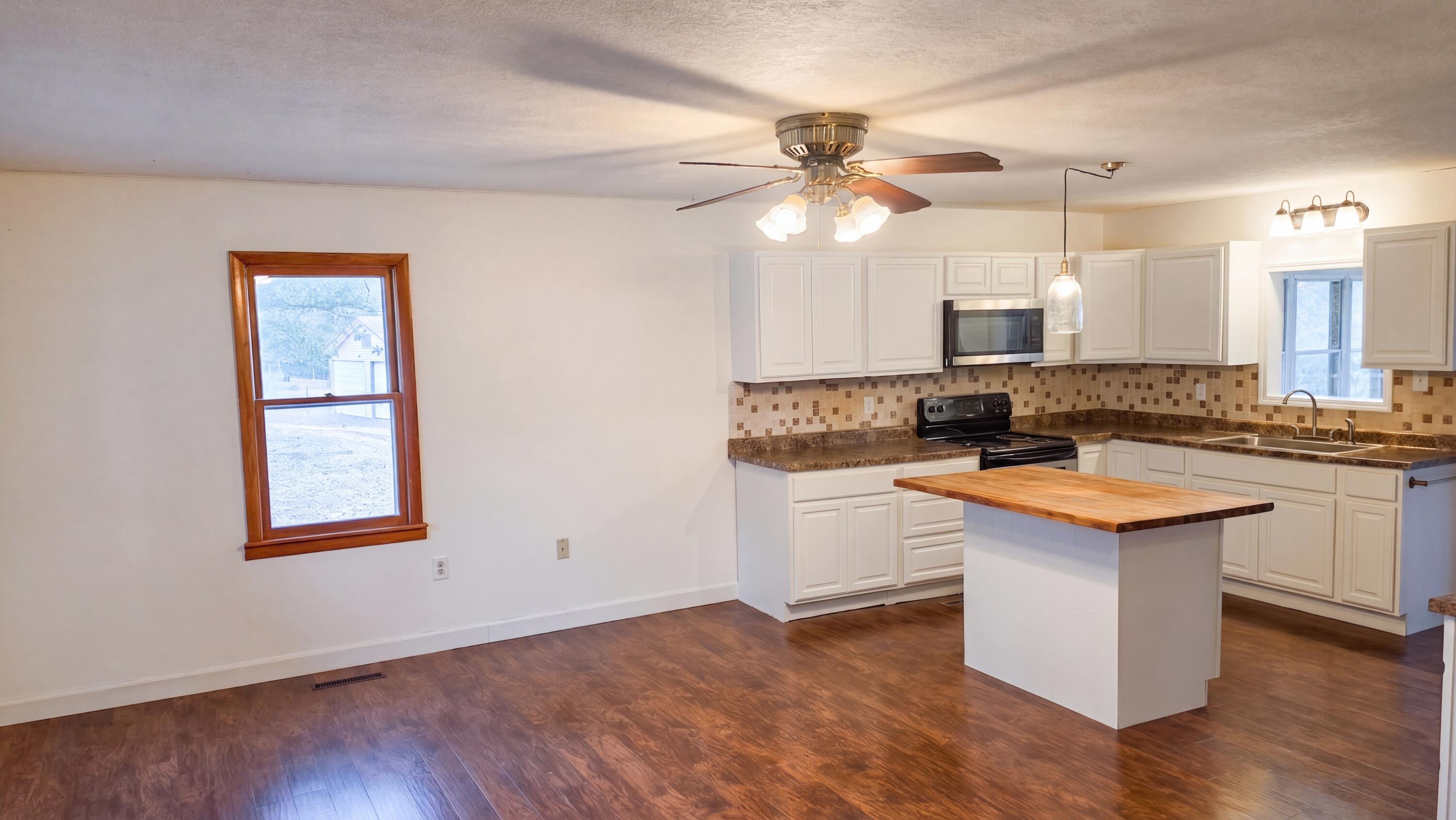 22182 County Road 288 Property Photo 6