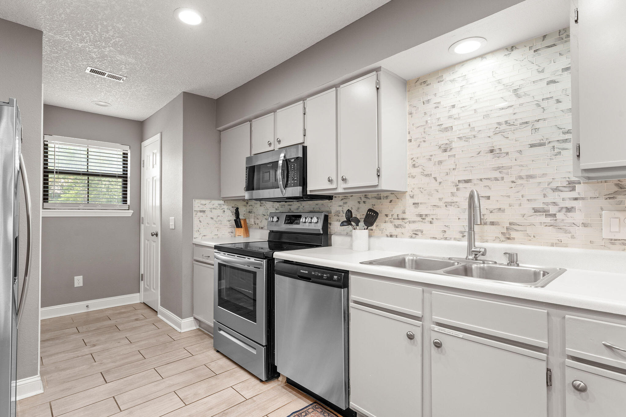 350 South Wildwood Drive # E19 Property Photo 6