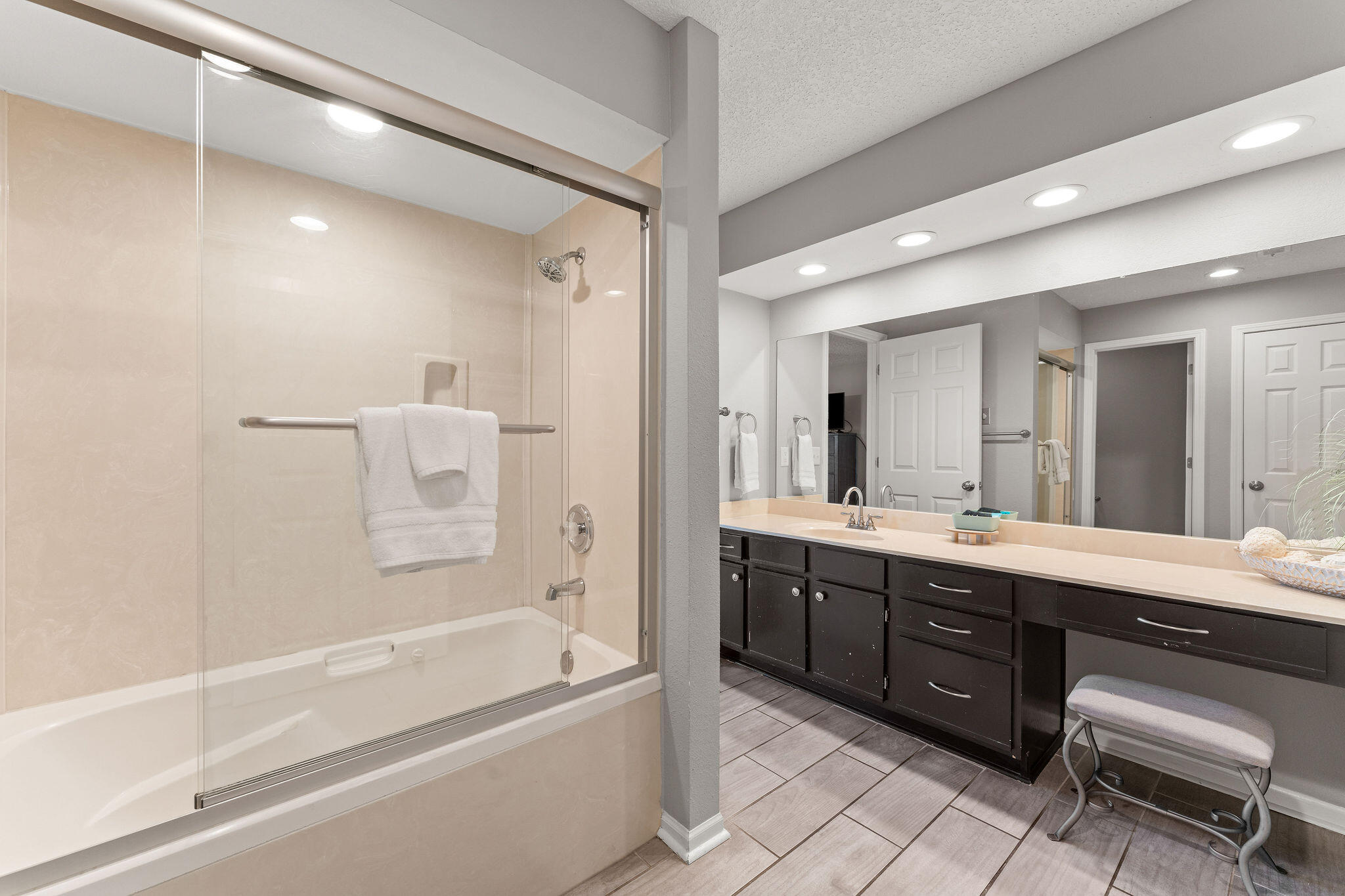 350 South Wildwood Drive # E19 Property Photo 18