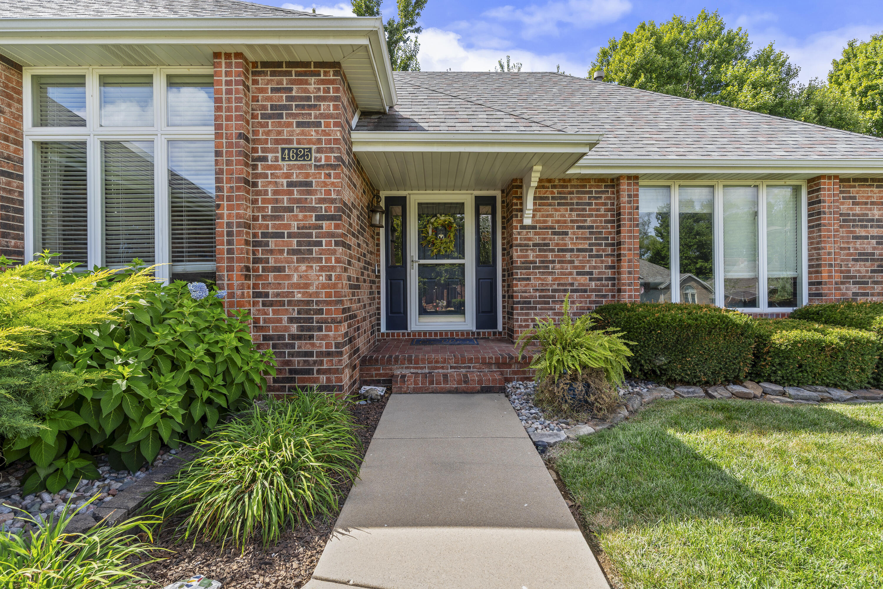 4625 South Turnberry Avenue Property Photo 1