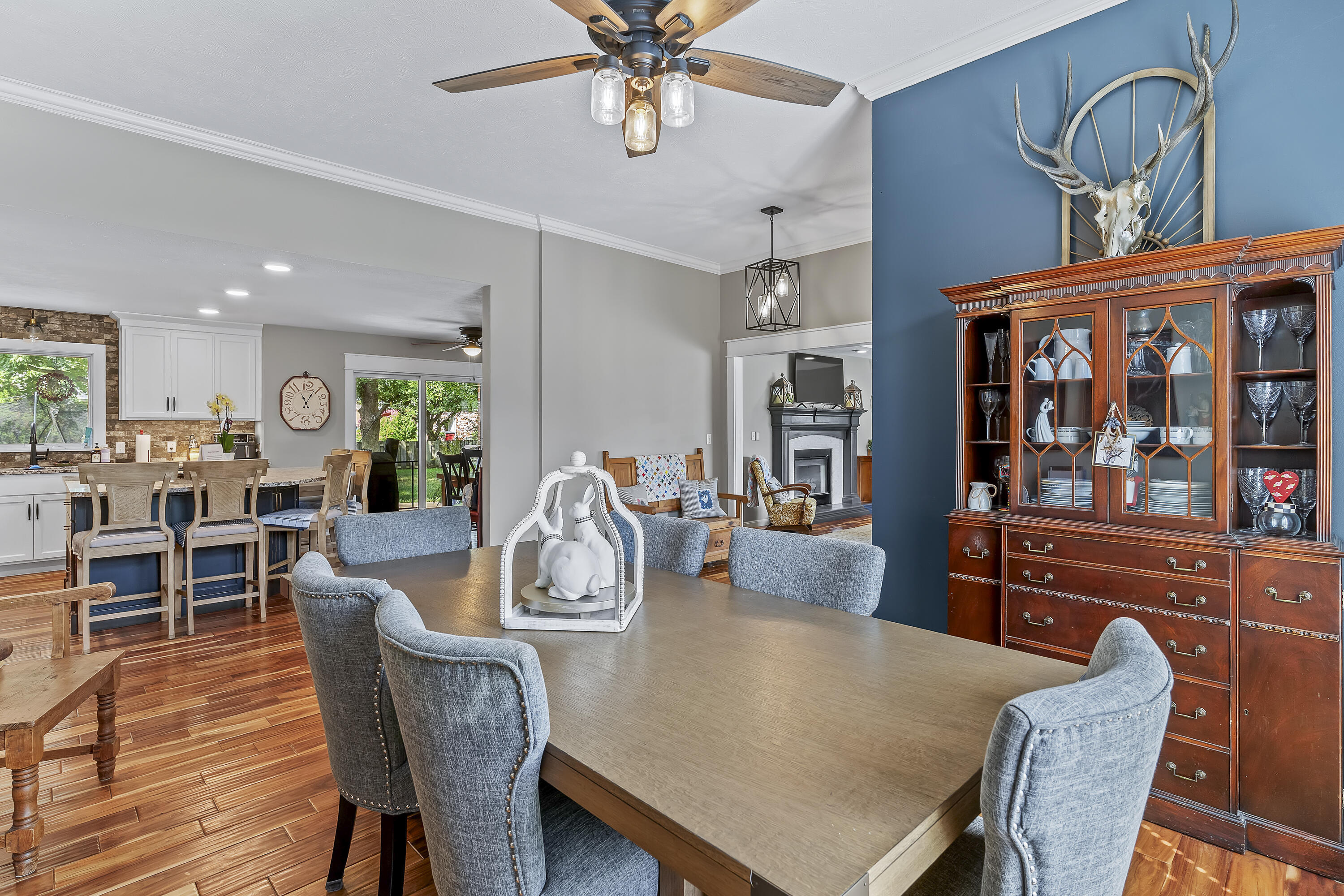 4625 South Turnberry Avenue Property Photo 8