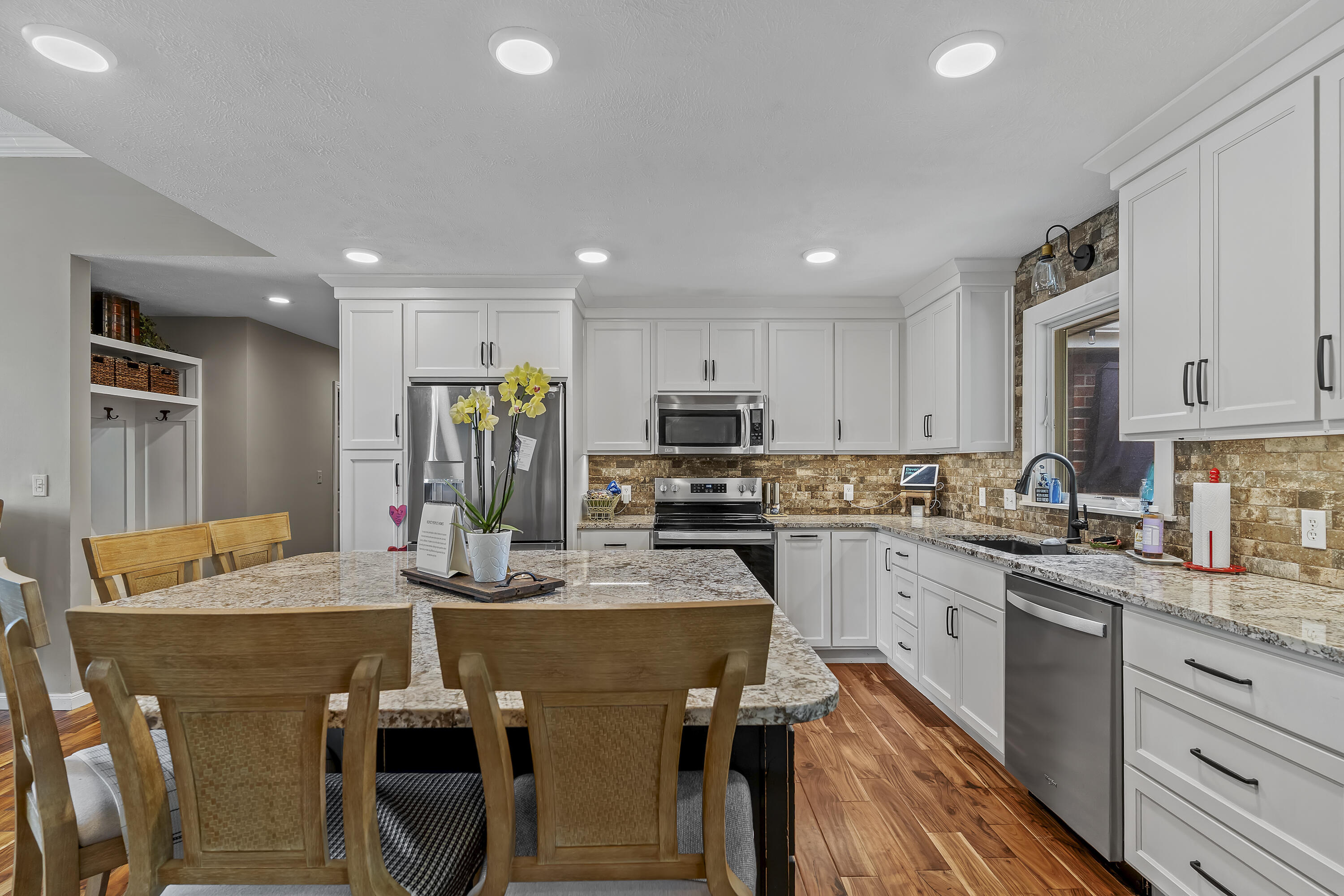 4625 South Turnberry Avenue Property Photo 12