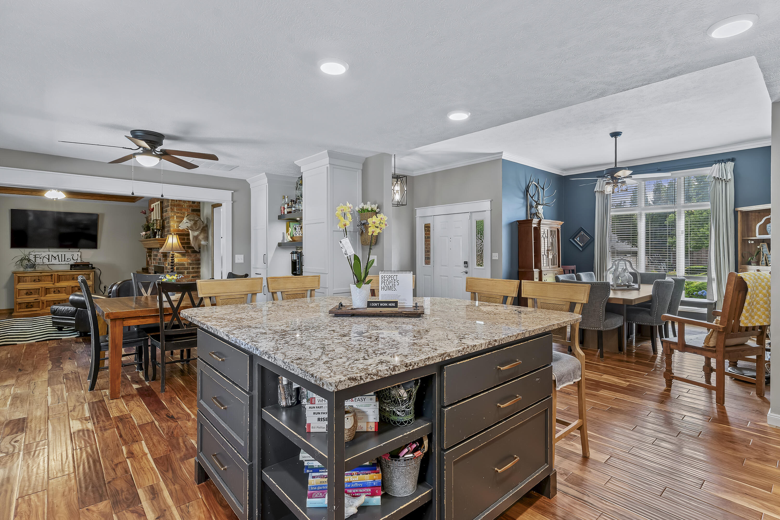 4625 South Turnberry Avenue Property Photo 13