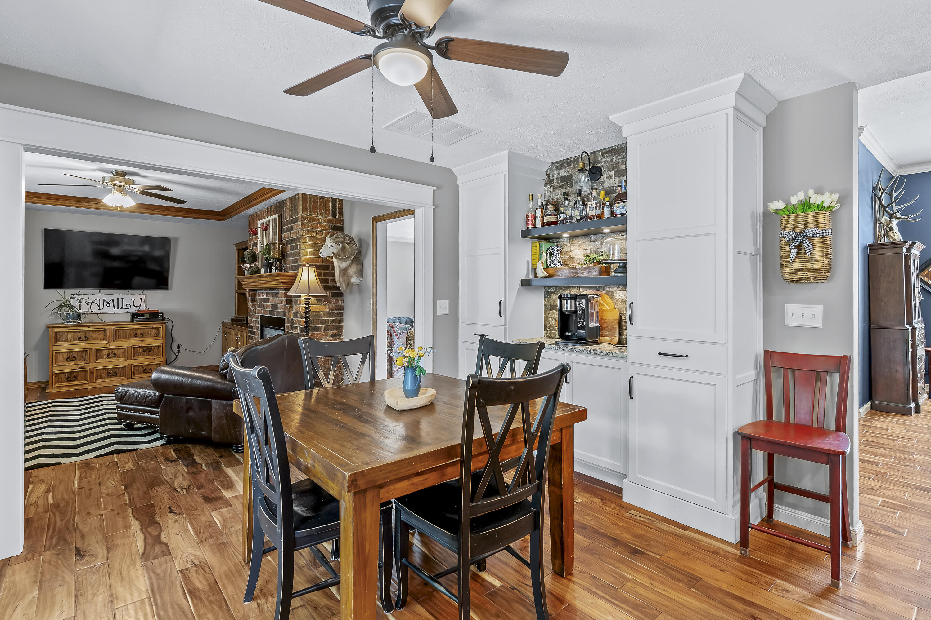 4625 South Turnberry Avenue Property Photo 16