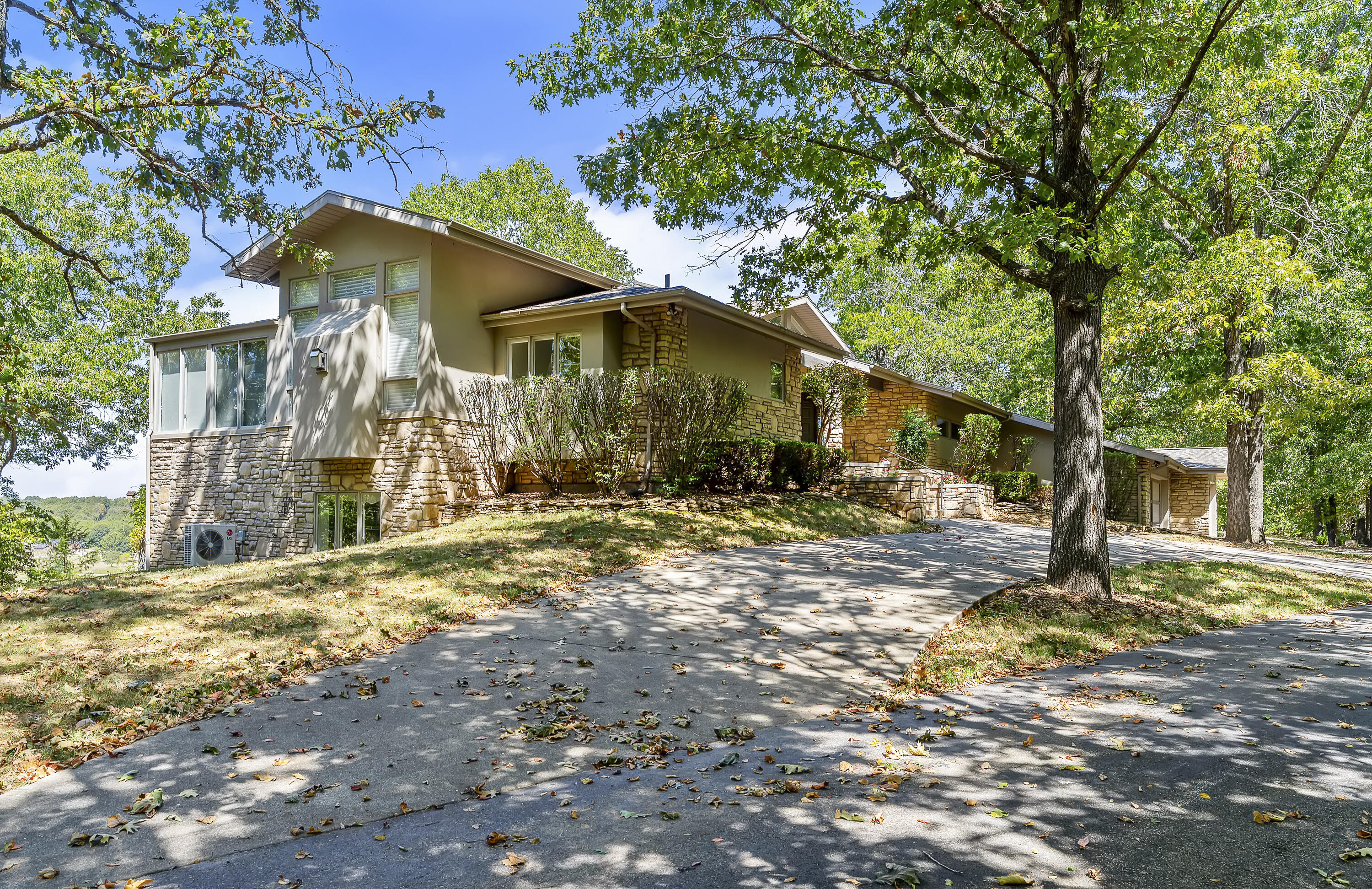 740 Russel Ridge Road Property Photo 3