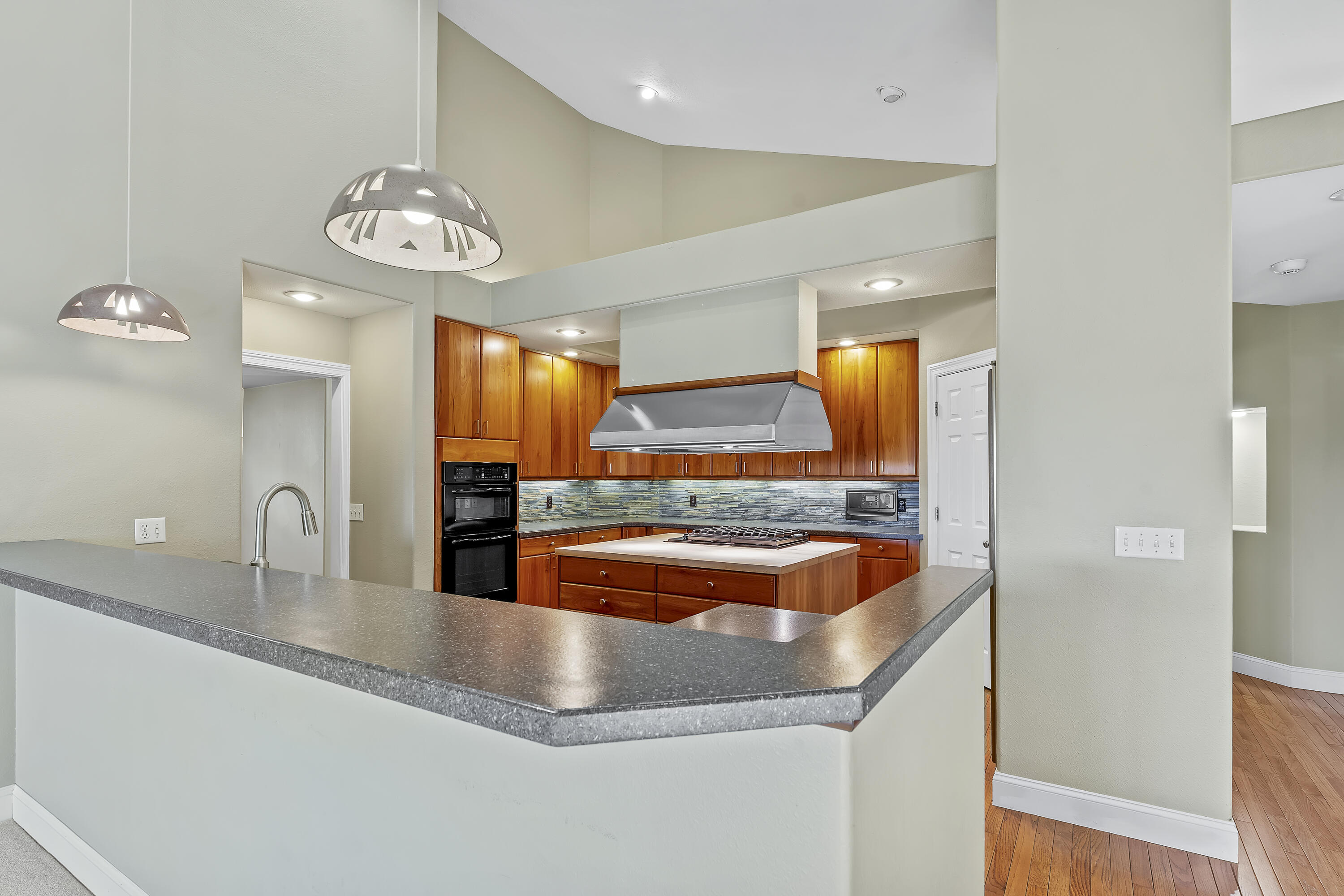 740 Russel Ridge Road Property Photo 17