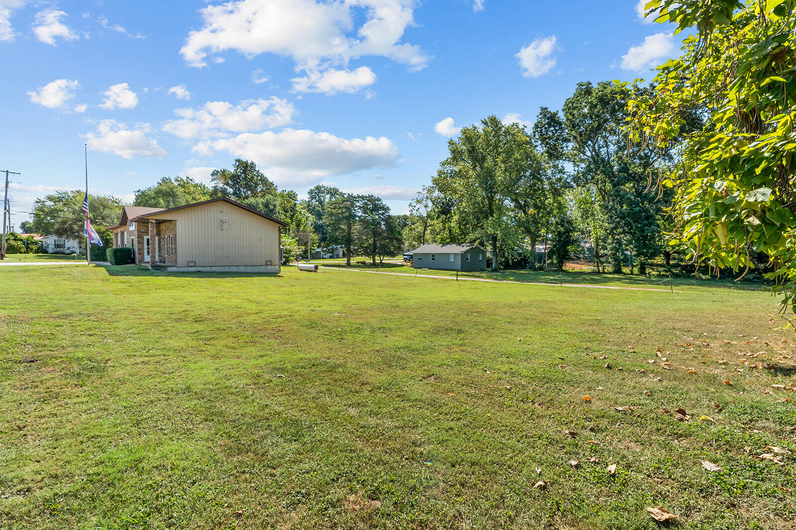 341 North Avenue Property Photo 3