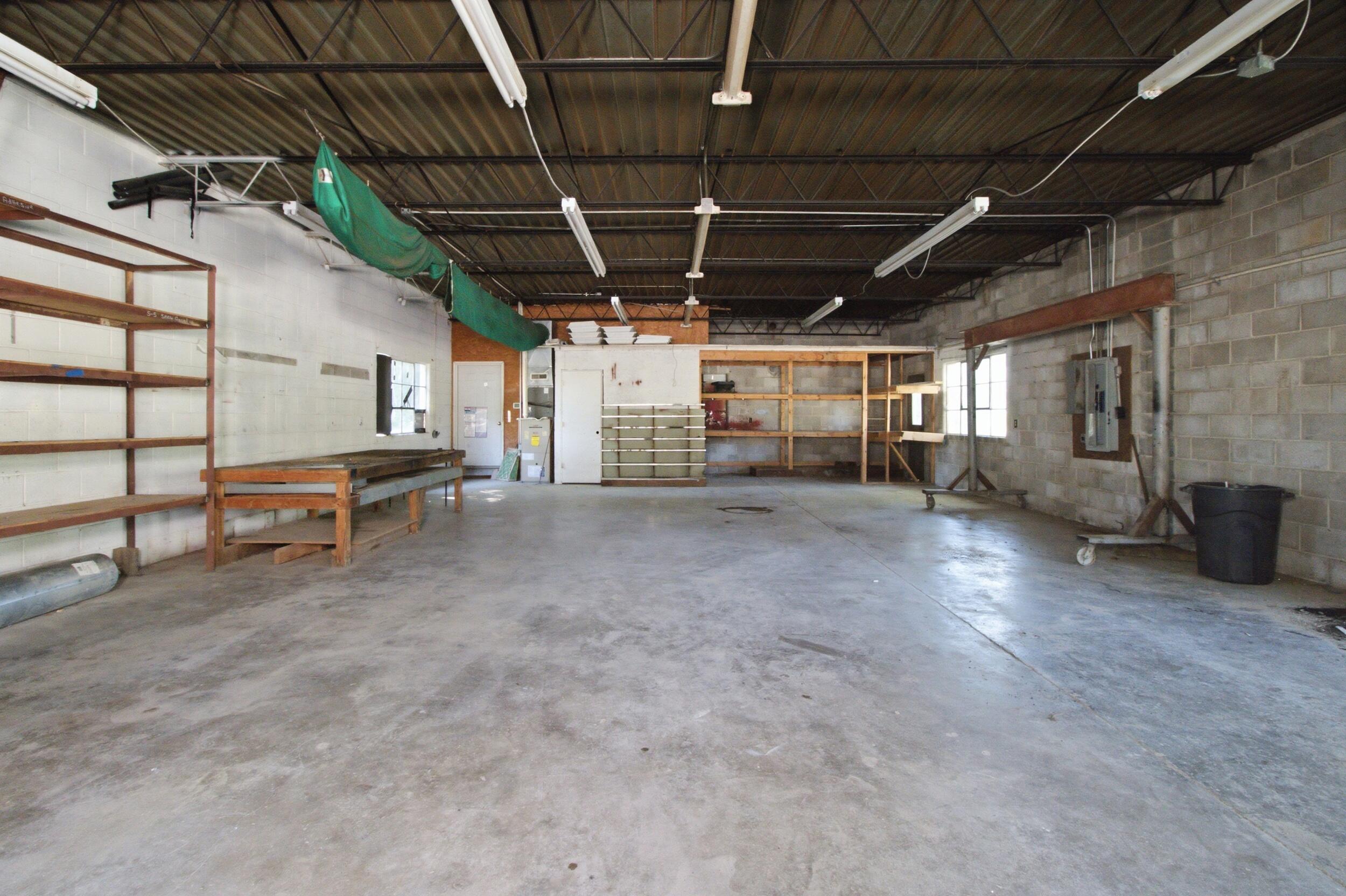 902 South Hill Street Property Photo 14