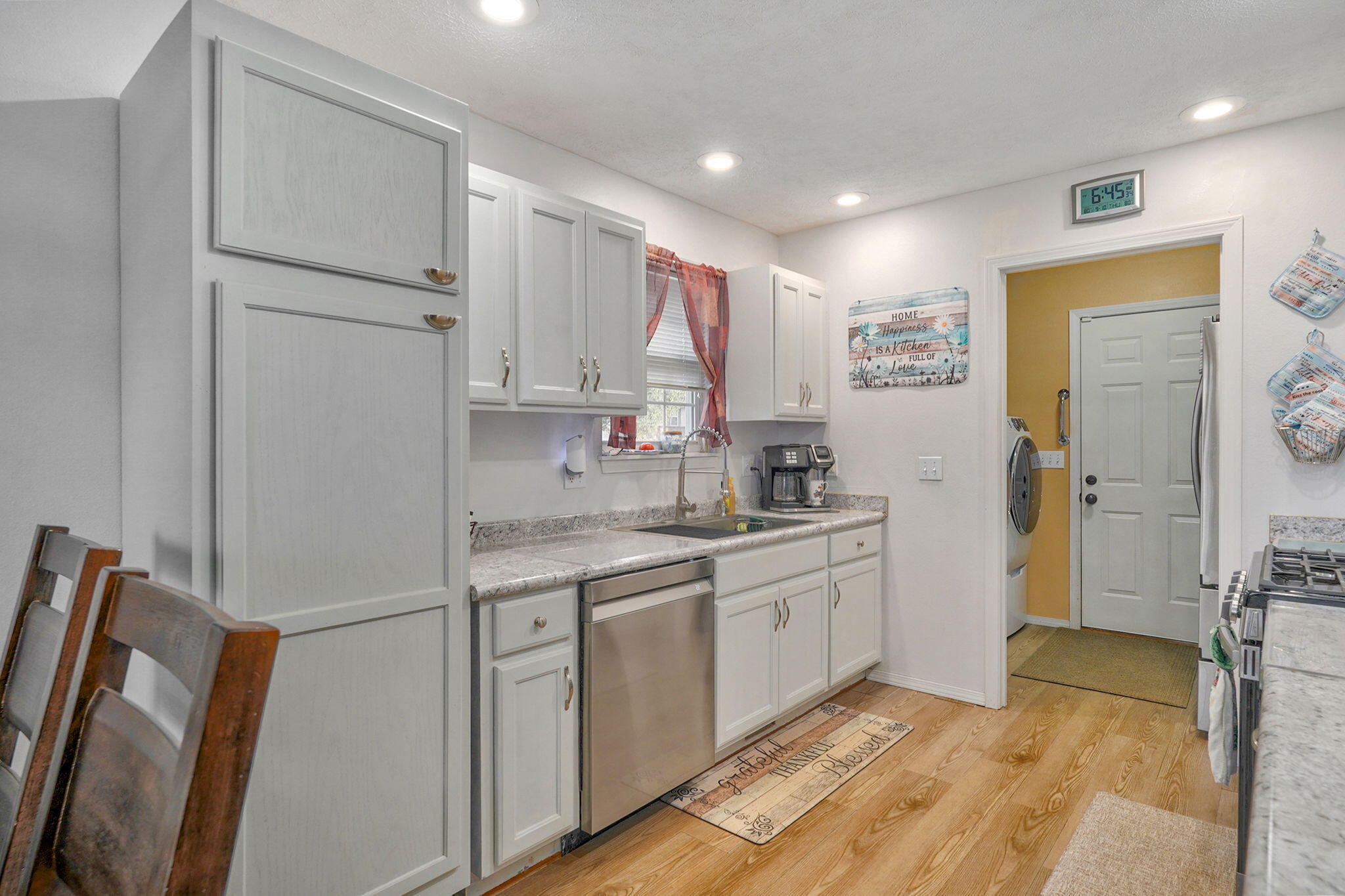 4037 West Linwood Street Property Photo 9