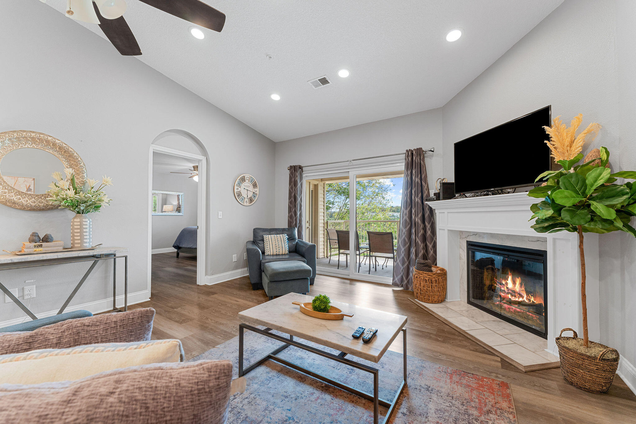 350 South Wildwood Drive # E20 Property Photo 1