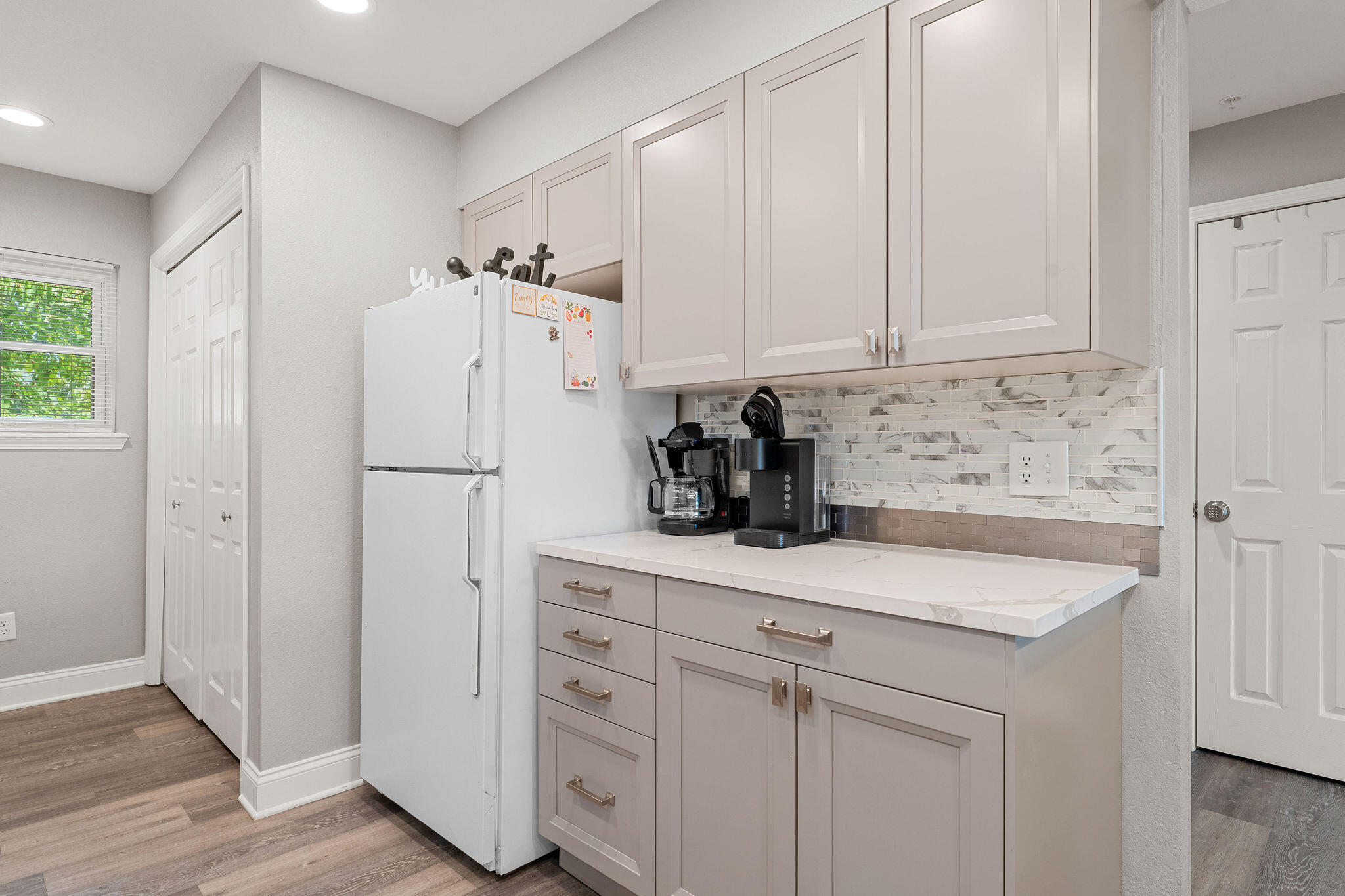 350 South Wildwood Drive # E20 Property Photo 8