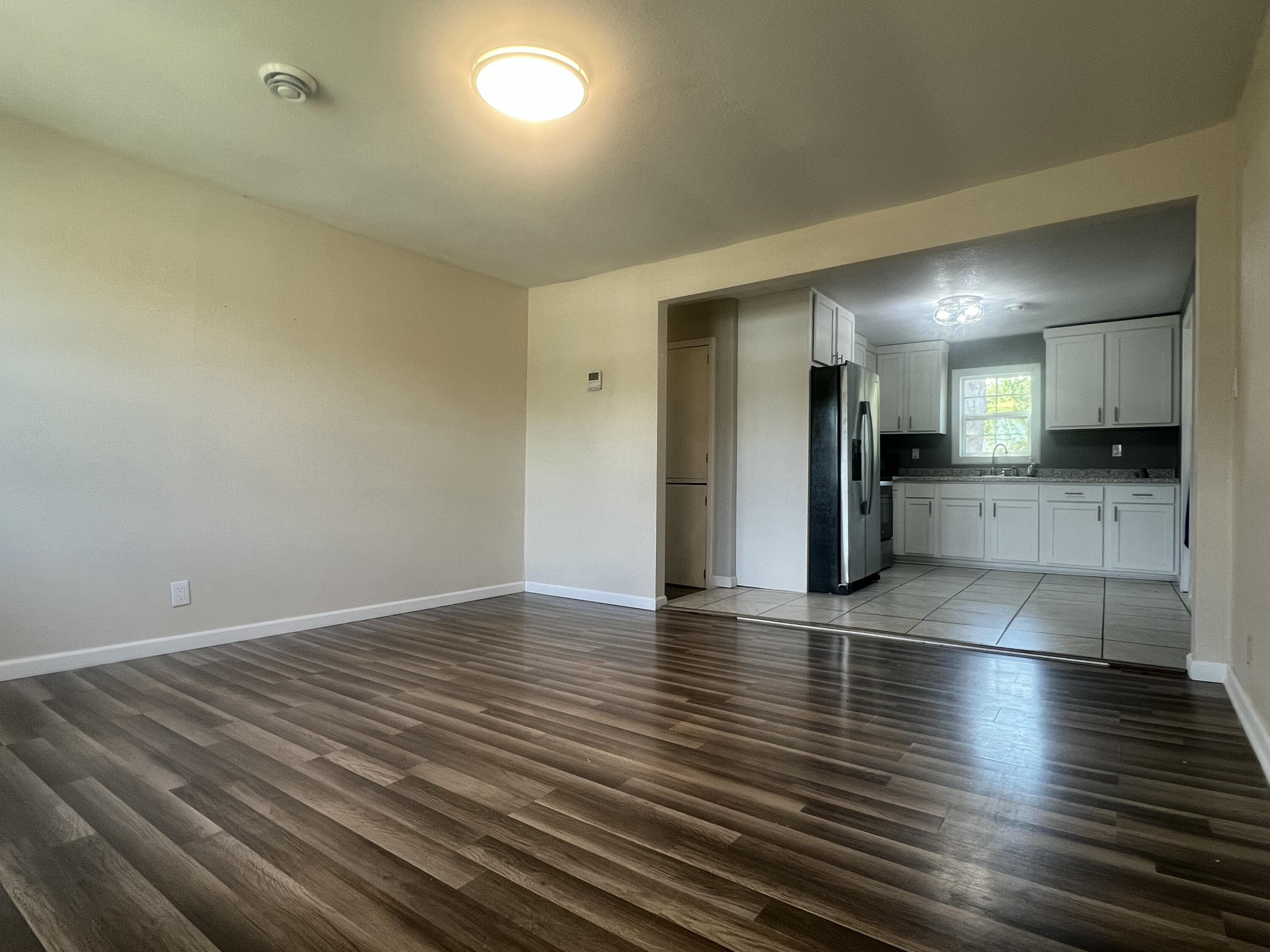 905 South Griffith Avenue Property Photo 3