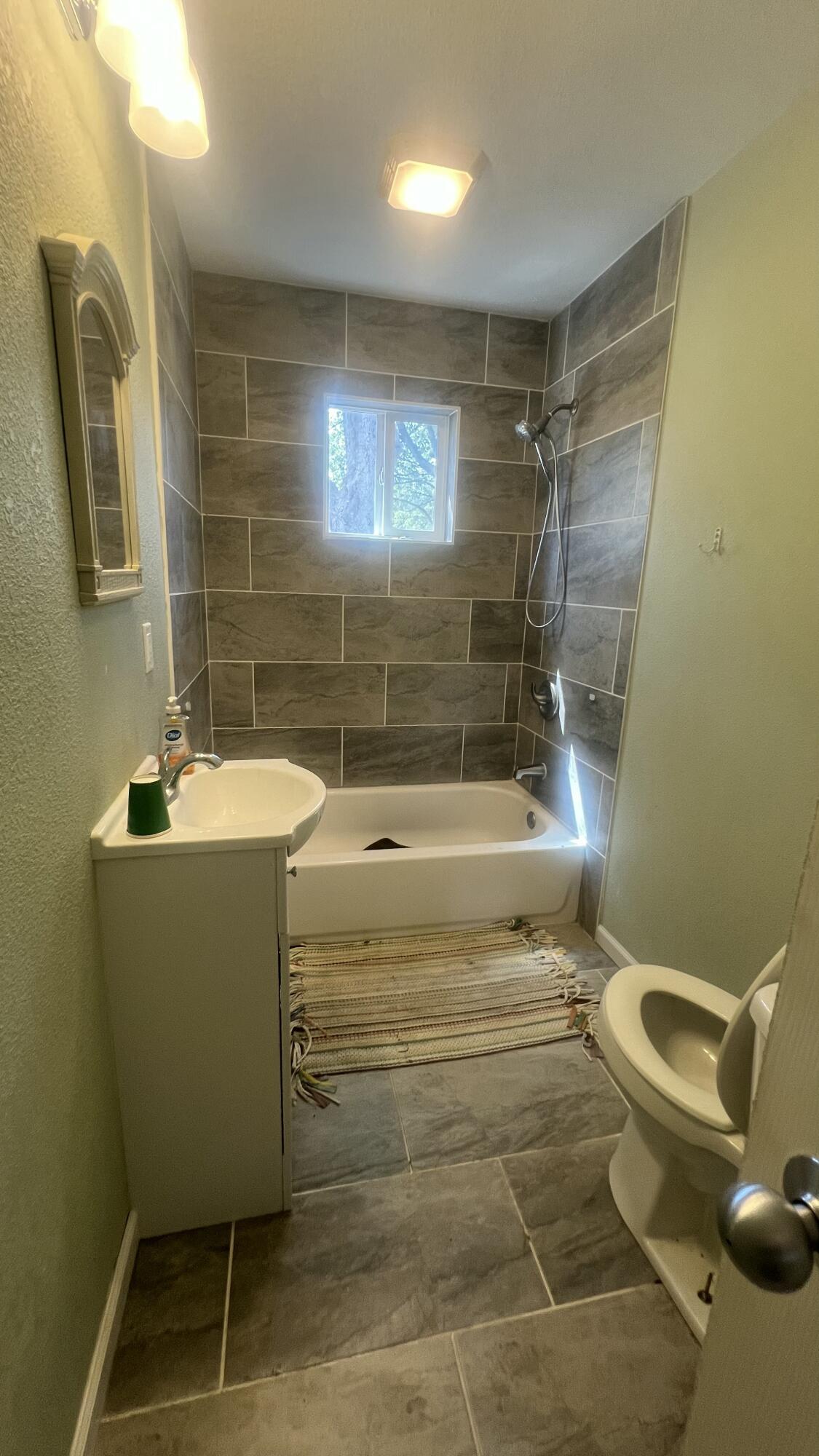 905 South Griffith Avenue Property Photo 8