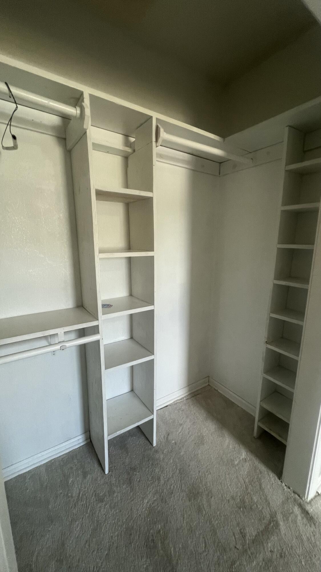 905 South Griffith Avenue Property Photo 11