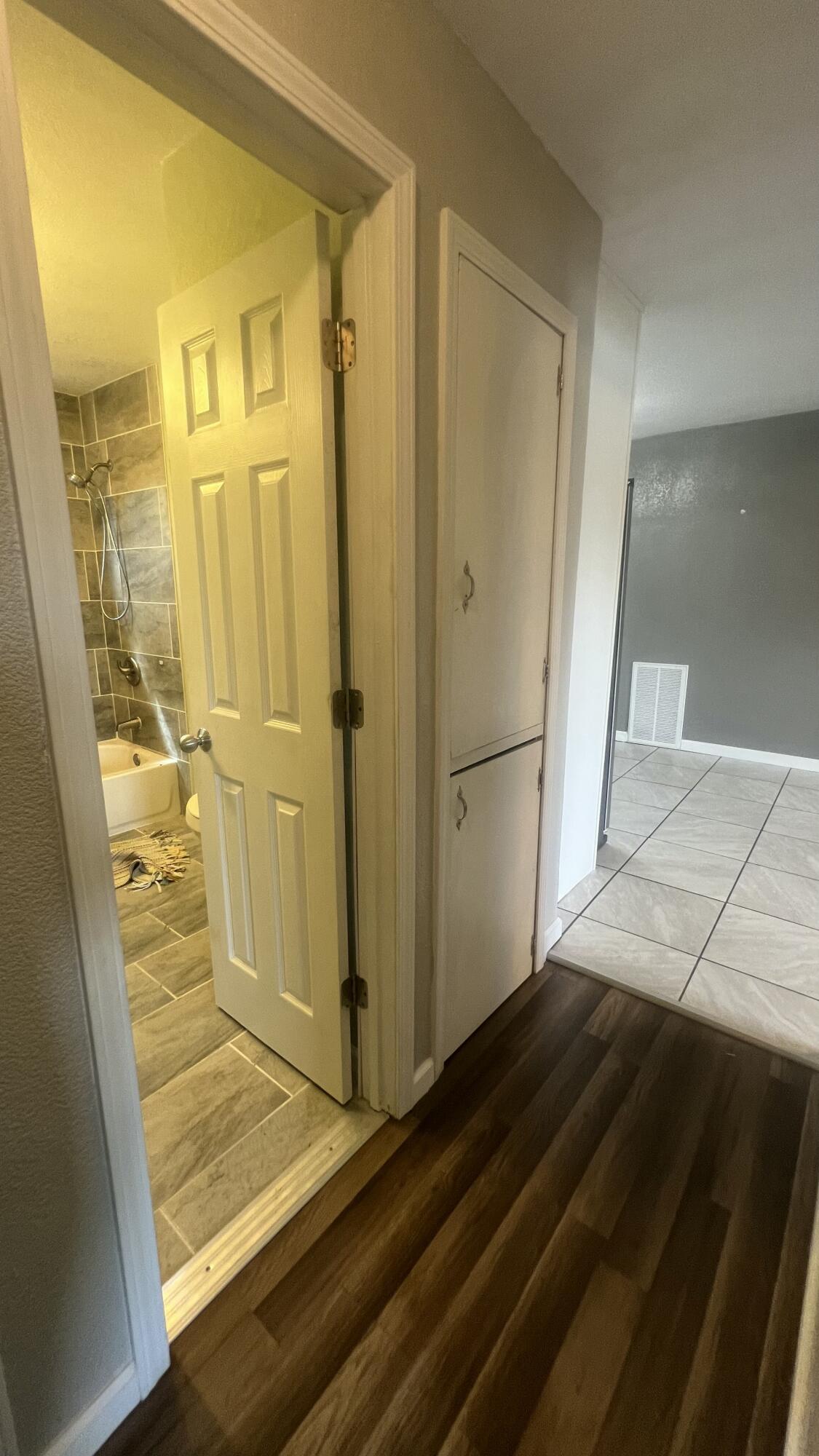 905 South Griffith Avenue Property Photo 15