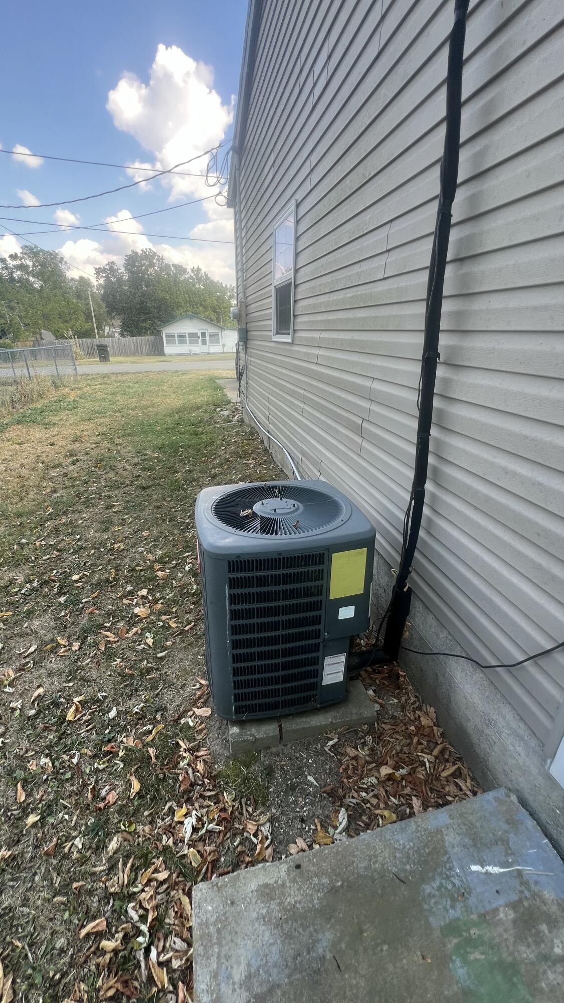 905 South Griffith Avenue Property Photo 17