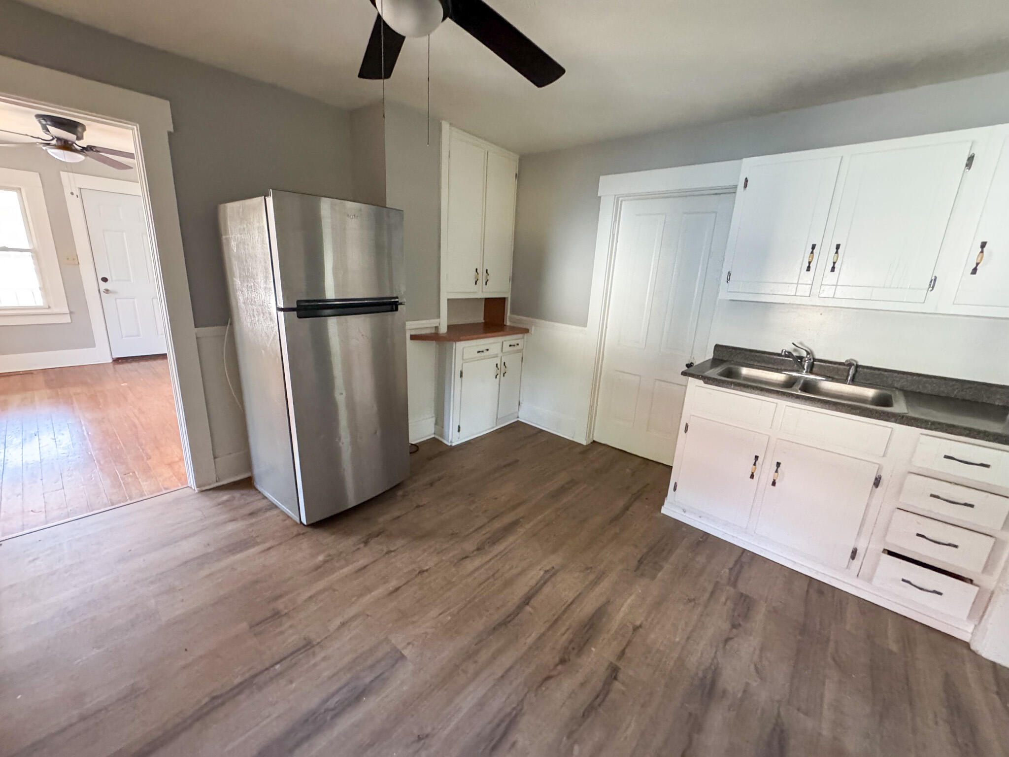 2106 West Webster Street Property Photo 3
