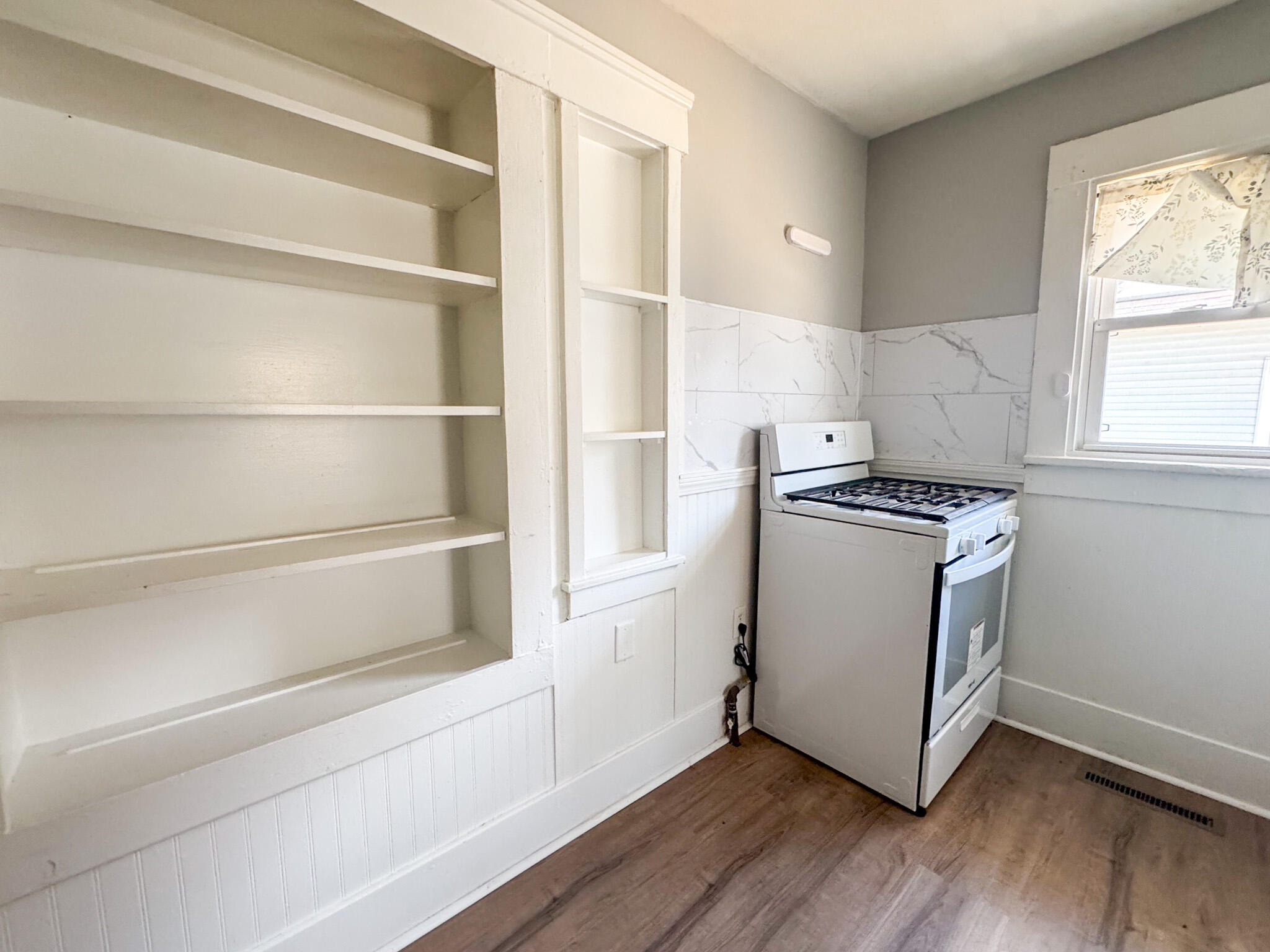 2106 West Webster Street Property Photo 5