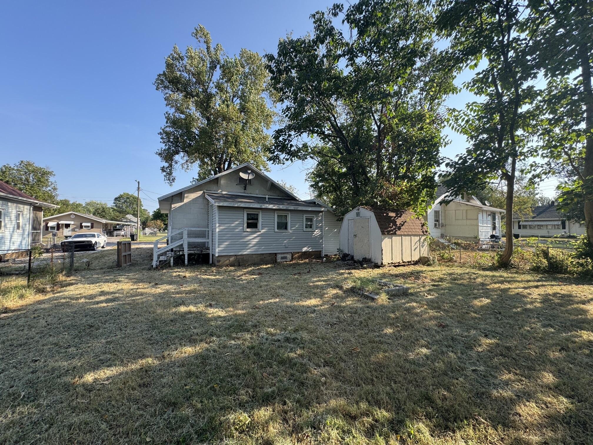 2106 West Webster Street Property Photo 12