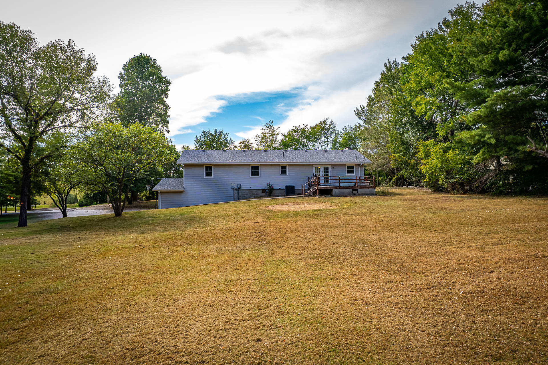 494 South Linden Avenue Property Photo 3