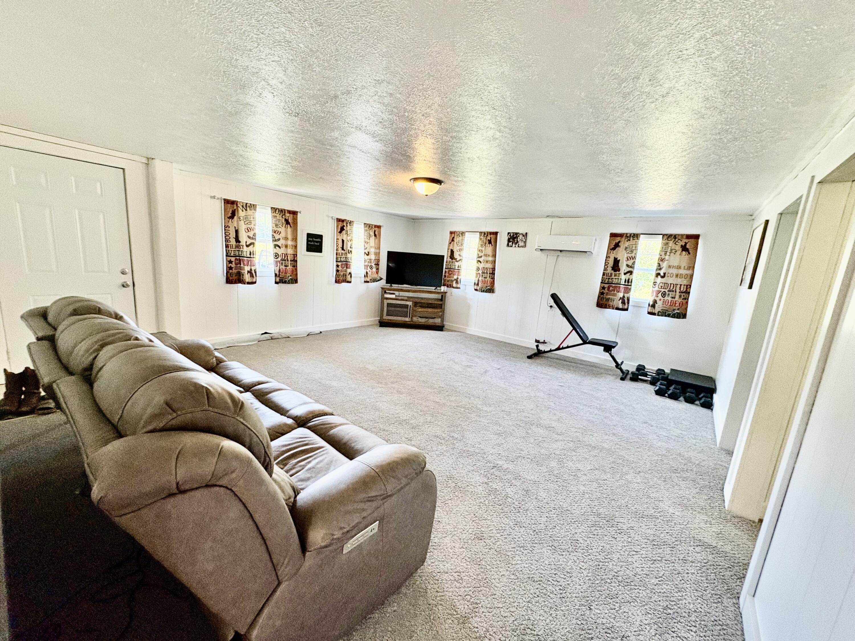 644 Garrett Street Property Photo 7