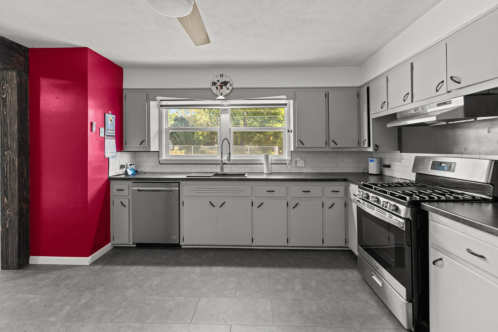630 West Broadmoor Street Property Photo 6