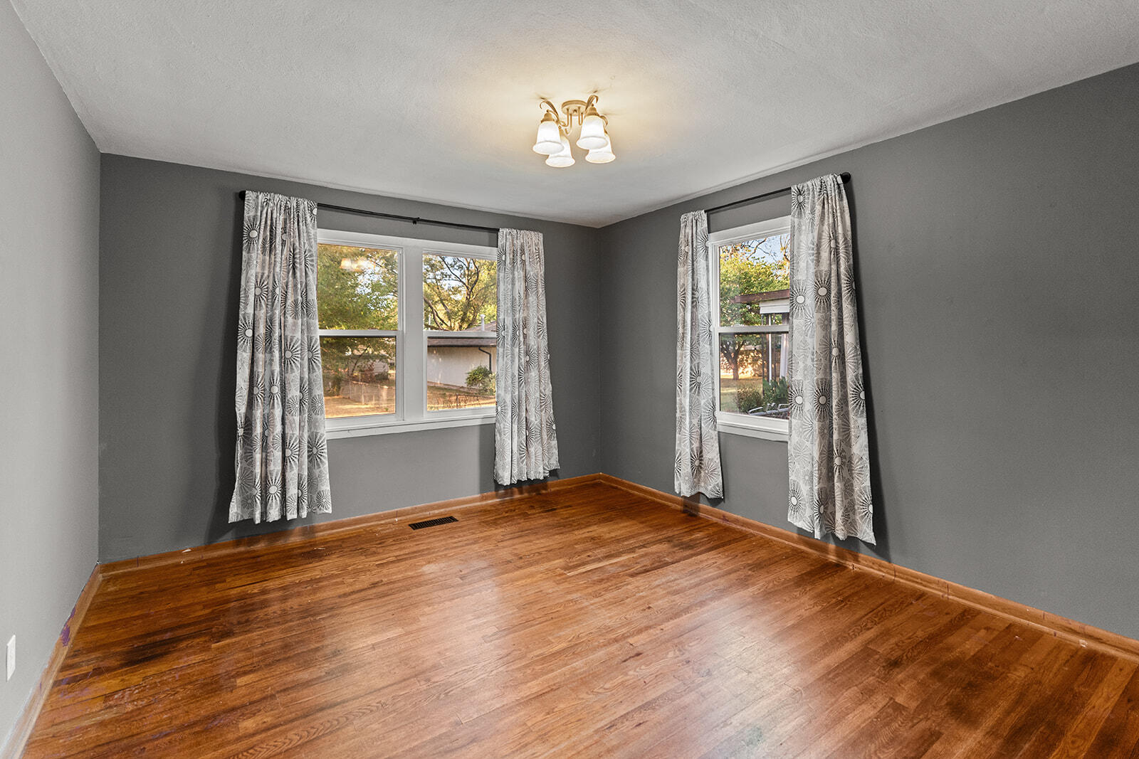 630 West Broadmoor Street Property Photo 10