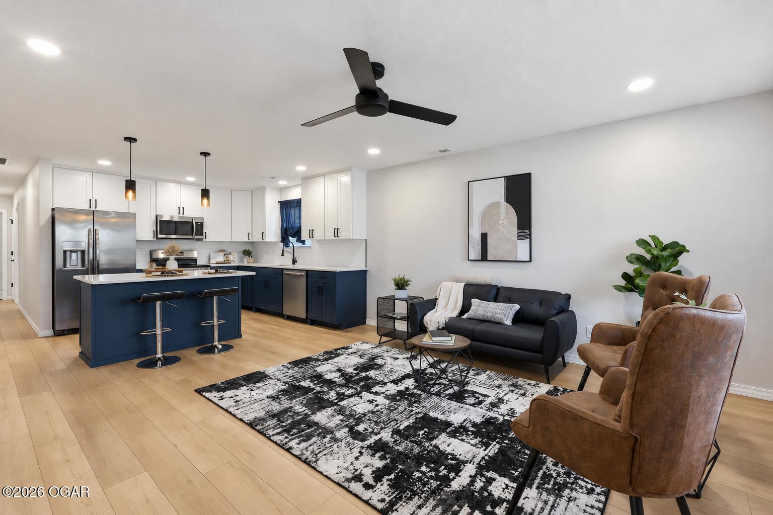 404 East Maple Street Property Photo 5