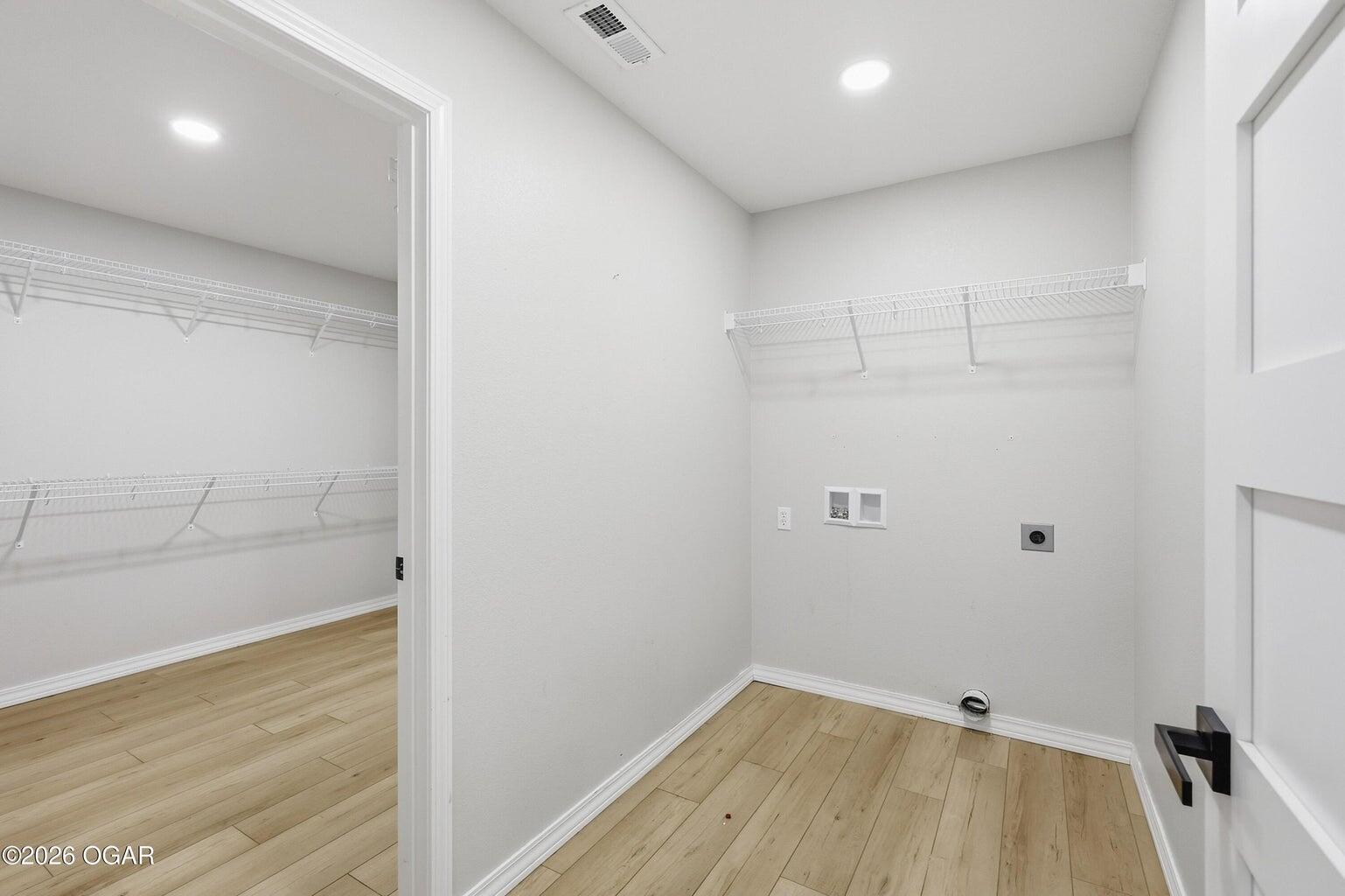 404 East Maple Street Property Photo 13