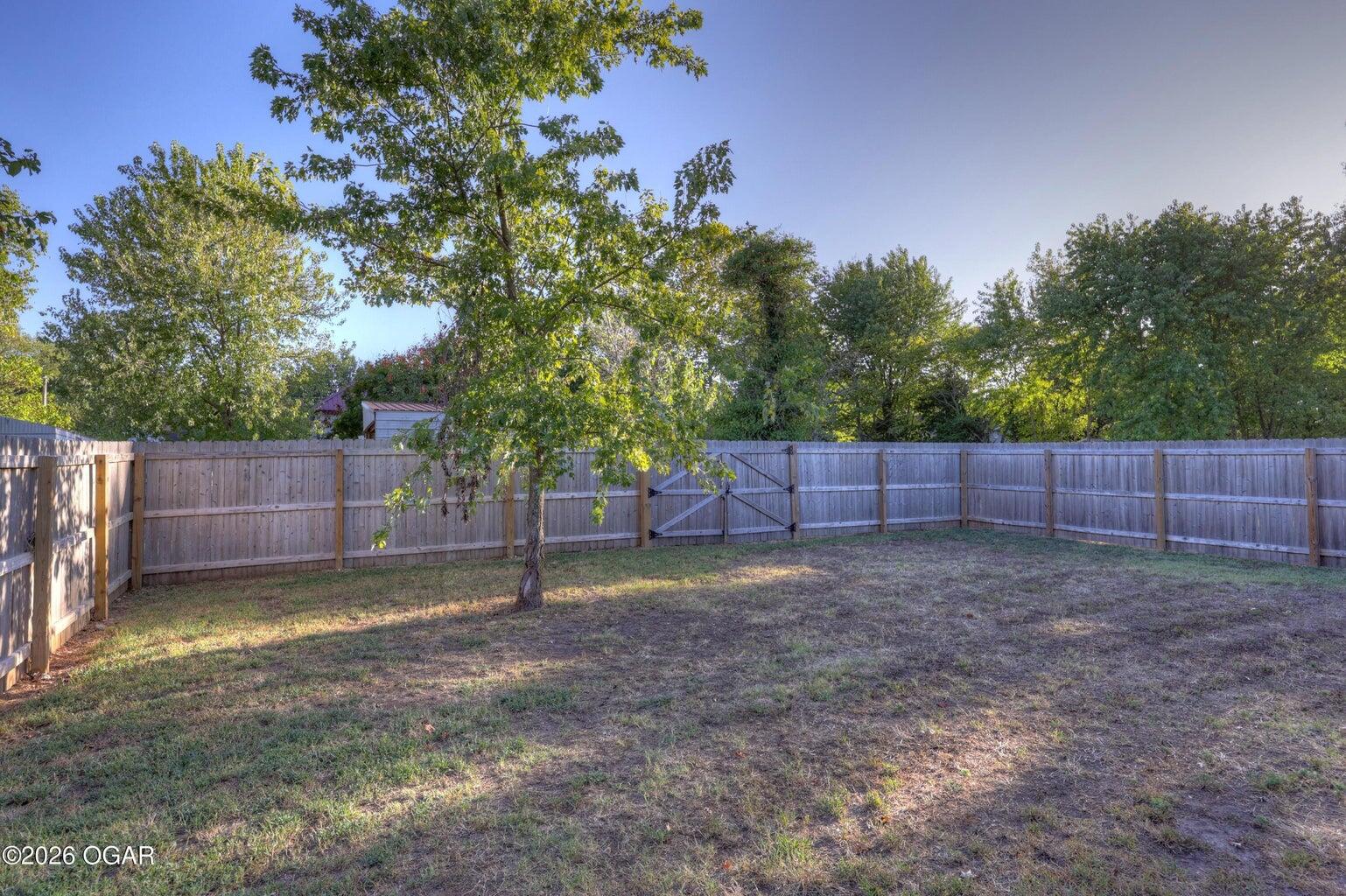 404 East Maple Street Property Photo 31