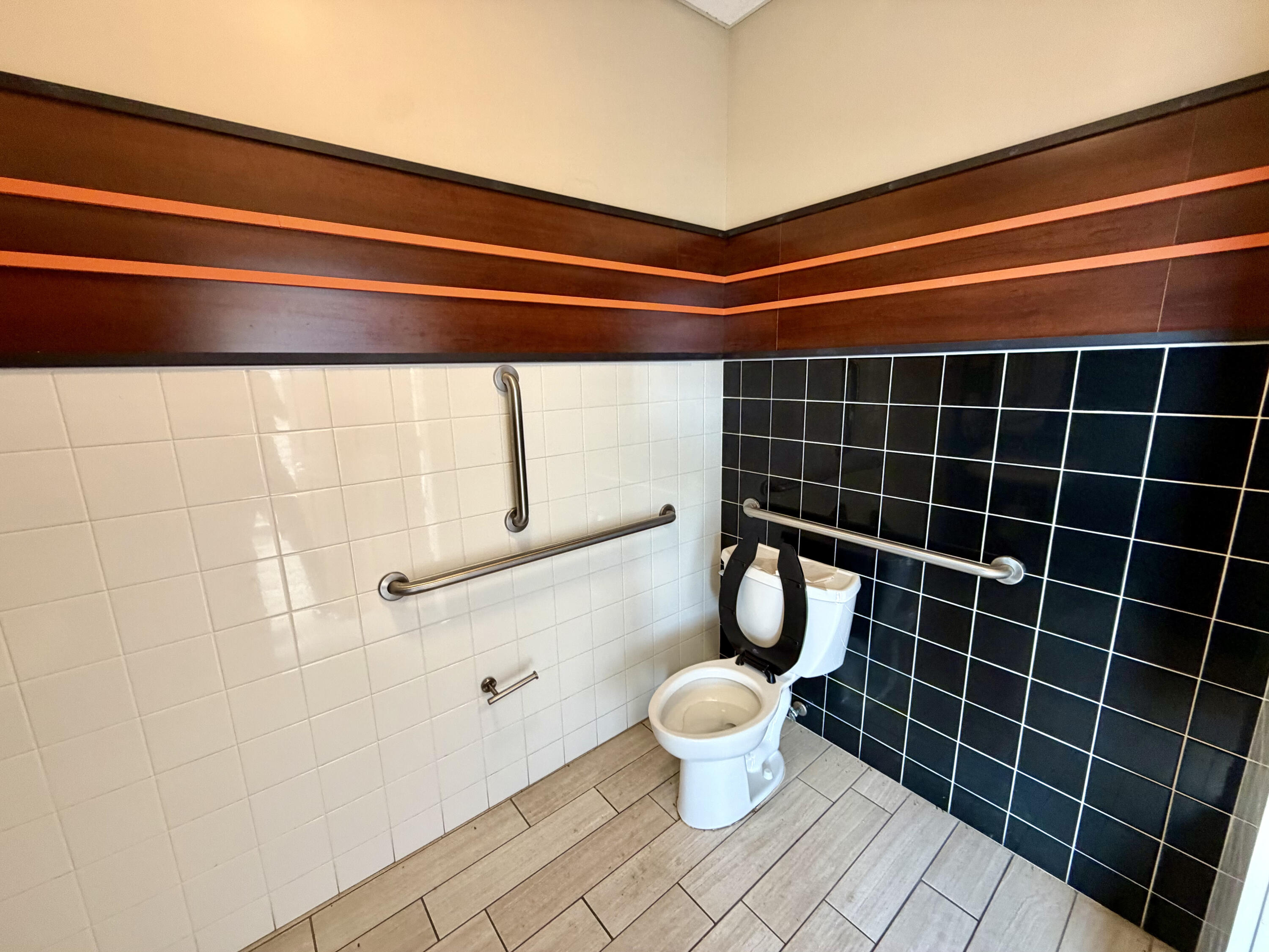4133 South National Avenue Property Photo 5