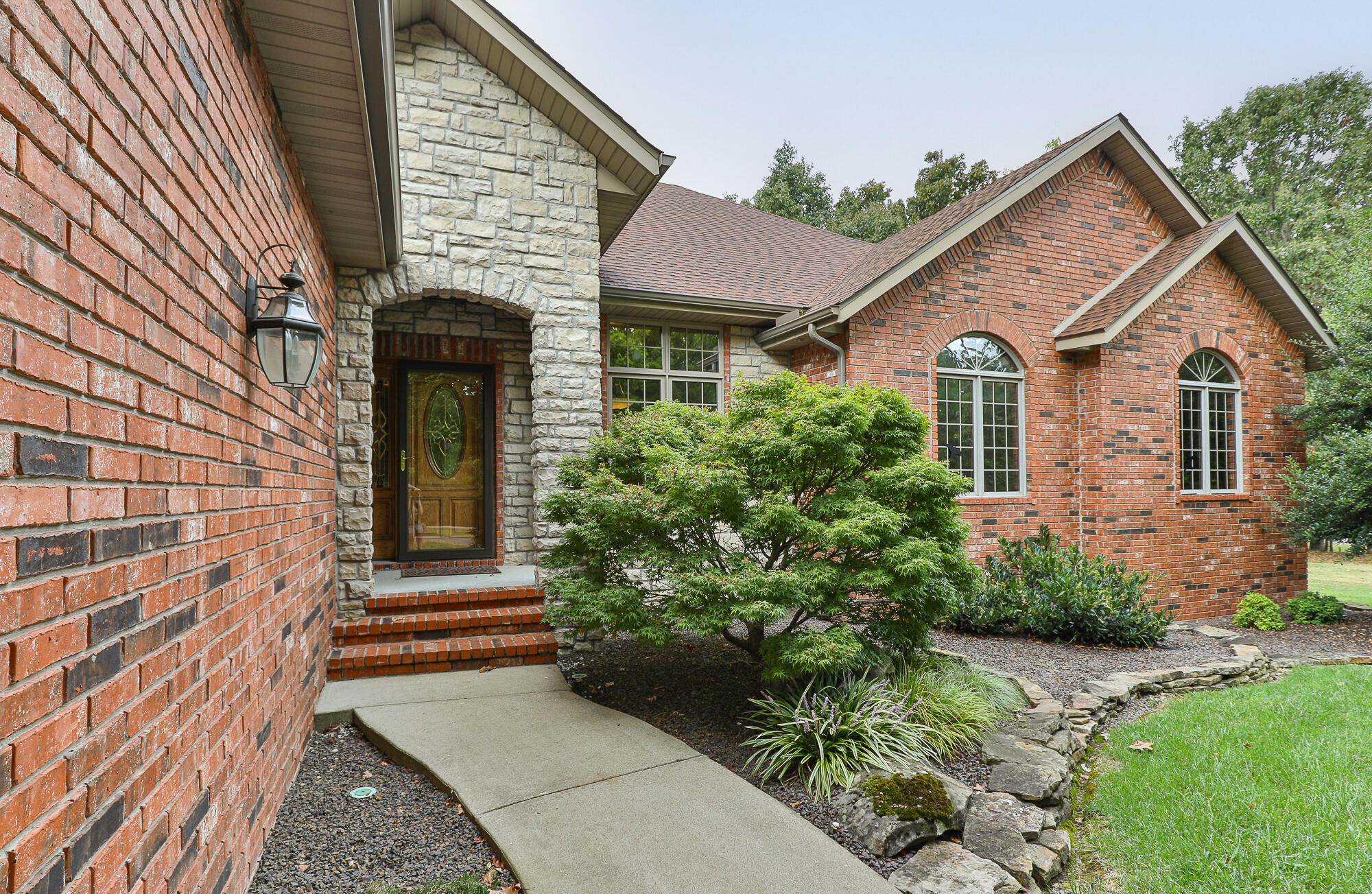 5265 North Missouri Oak Trail Property Photo 3